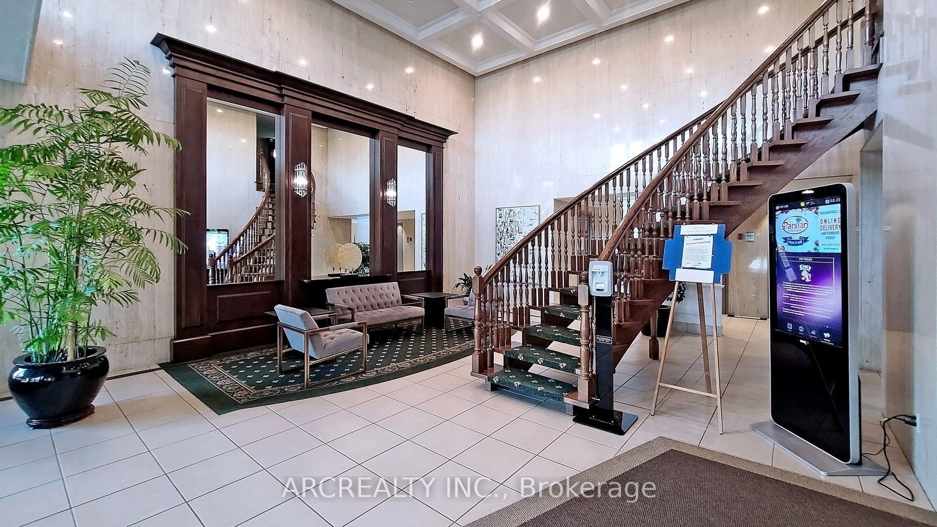 8111 Yonge Street 1403 Property Photo 5