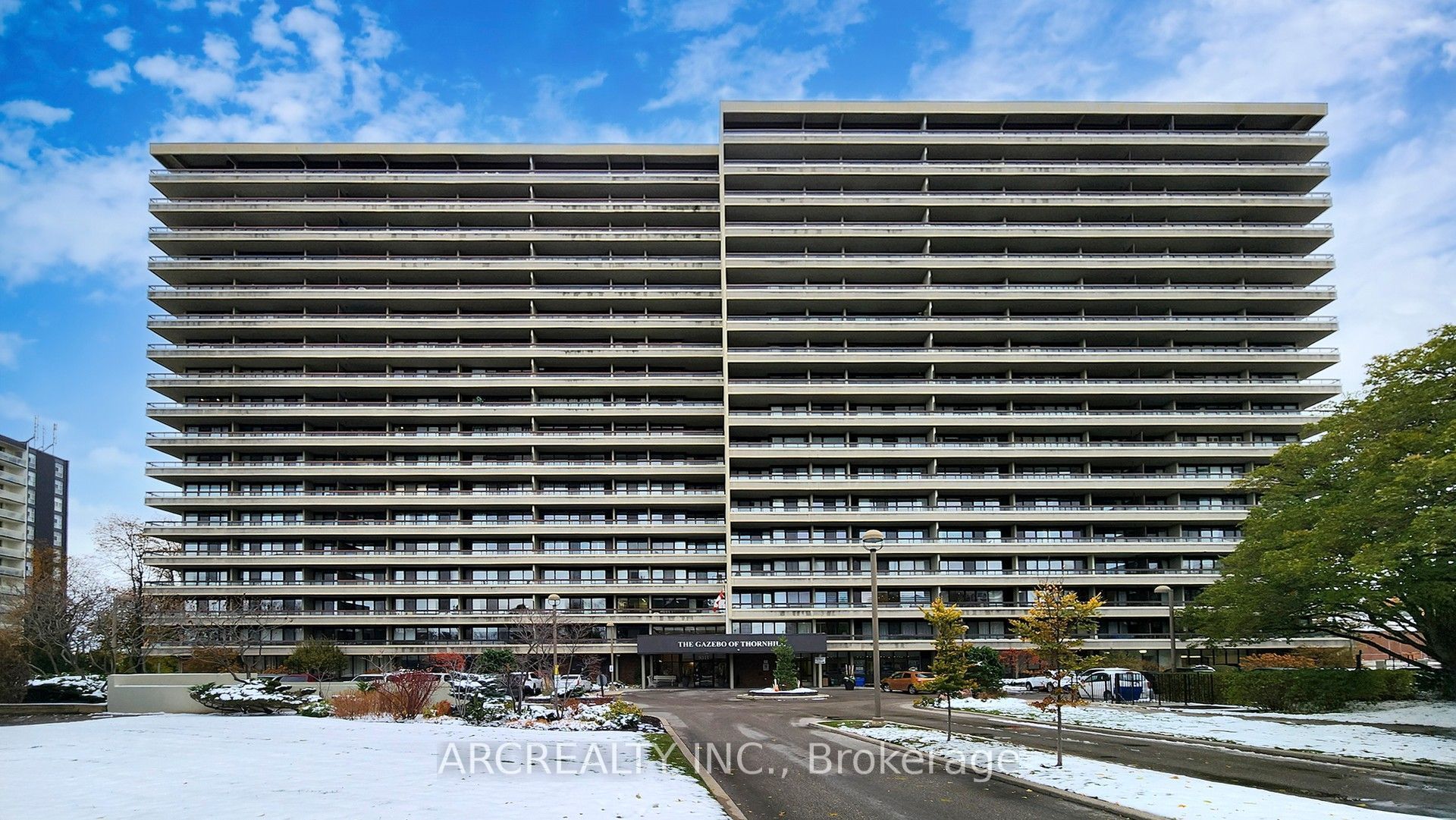 8111 Yonge Street 1403 Property Photo 6