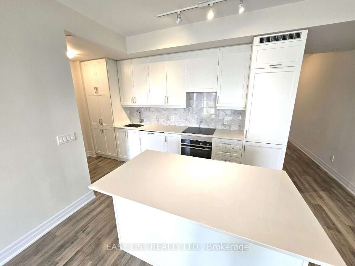 9075 Jane Street 706 Property Photo 7