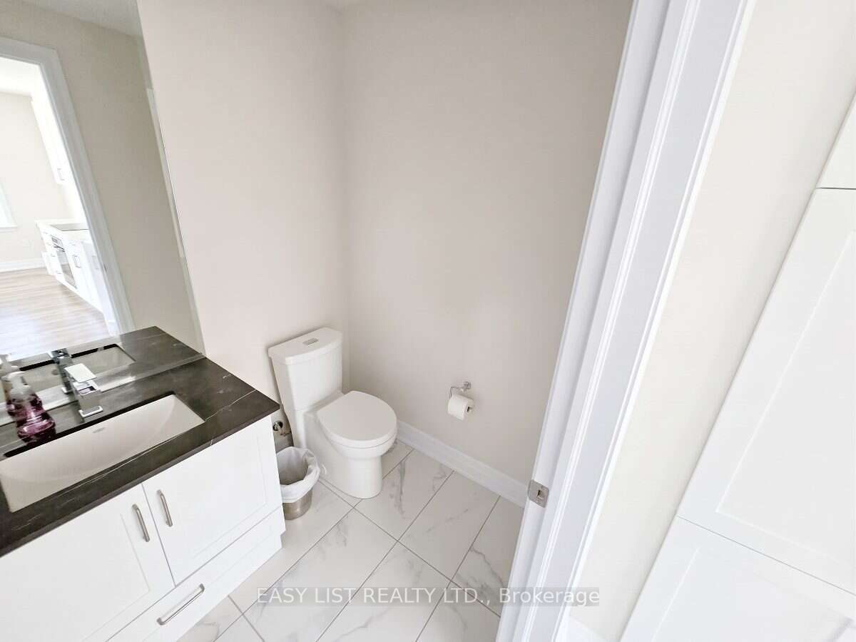 9075 Jane Street 706 Property Photo 10