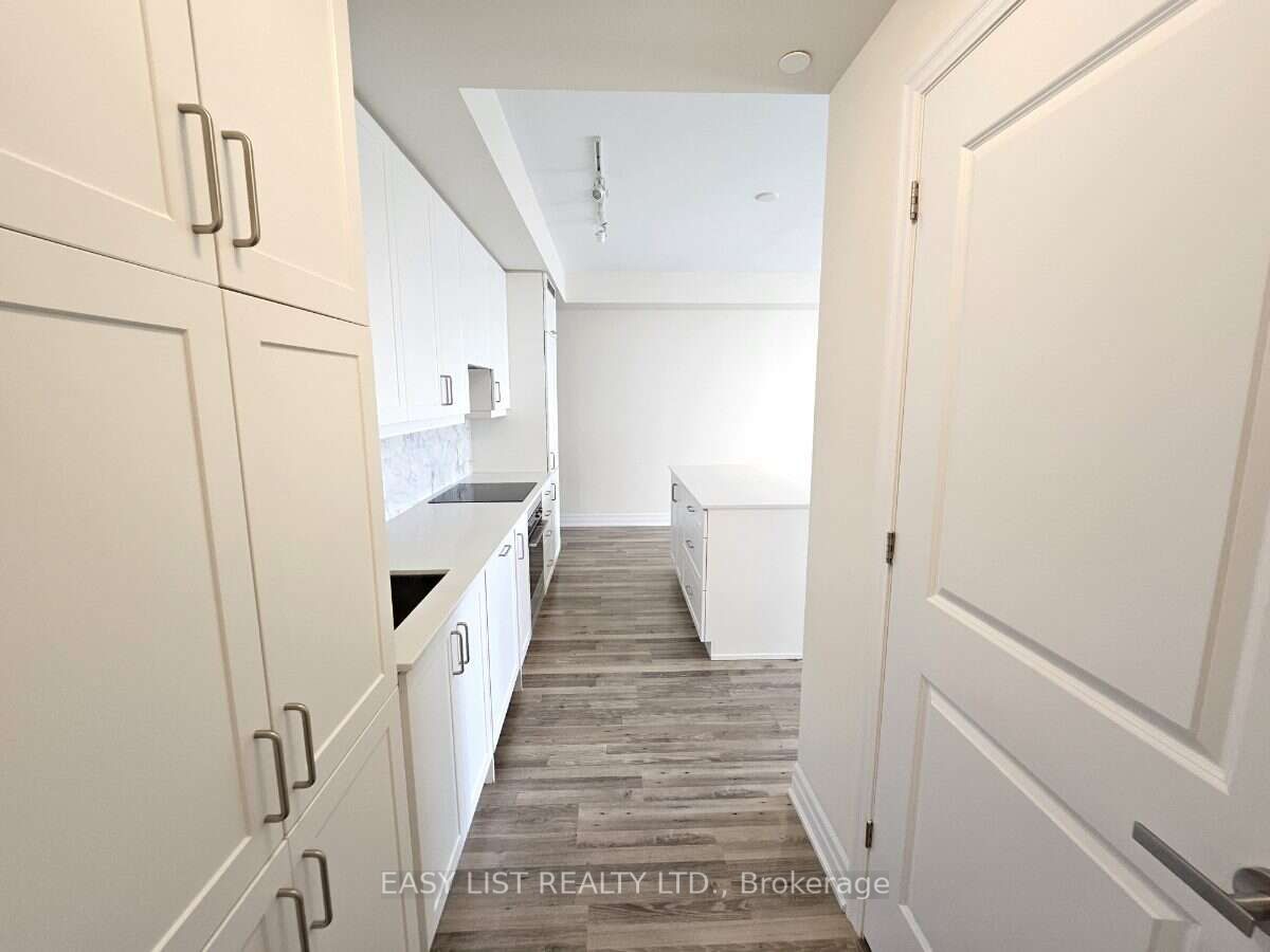9075 Jane Street 706 Property Photo 11