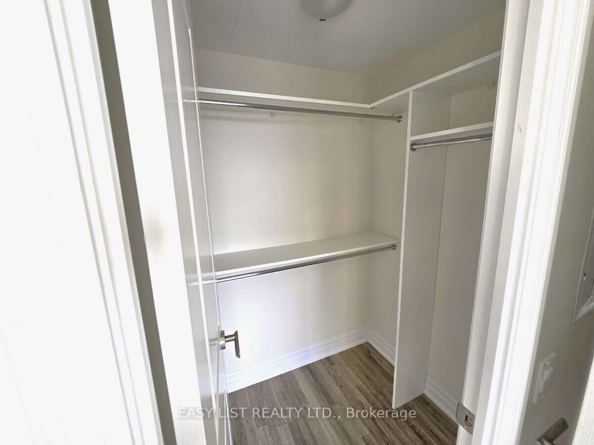 9075 Jane Street 706 Property Photo 18