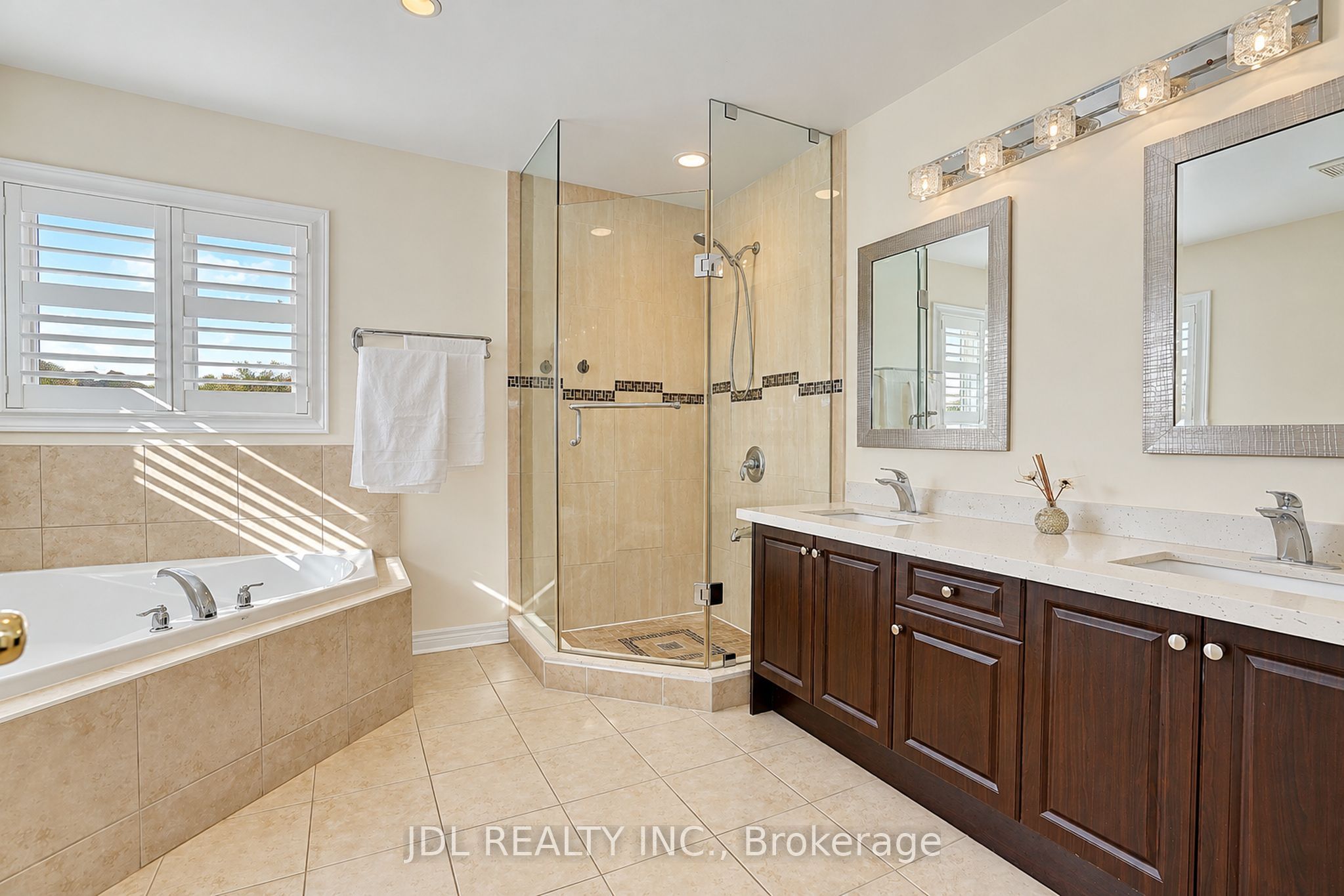 11 Herbert Wales Crescent Property Photo 32