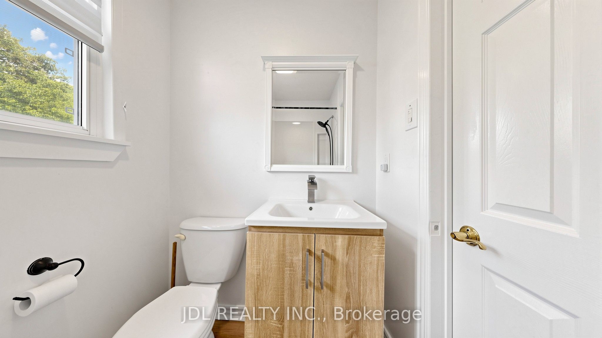 669 Lake Drive S Property Photo 12
