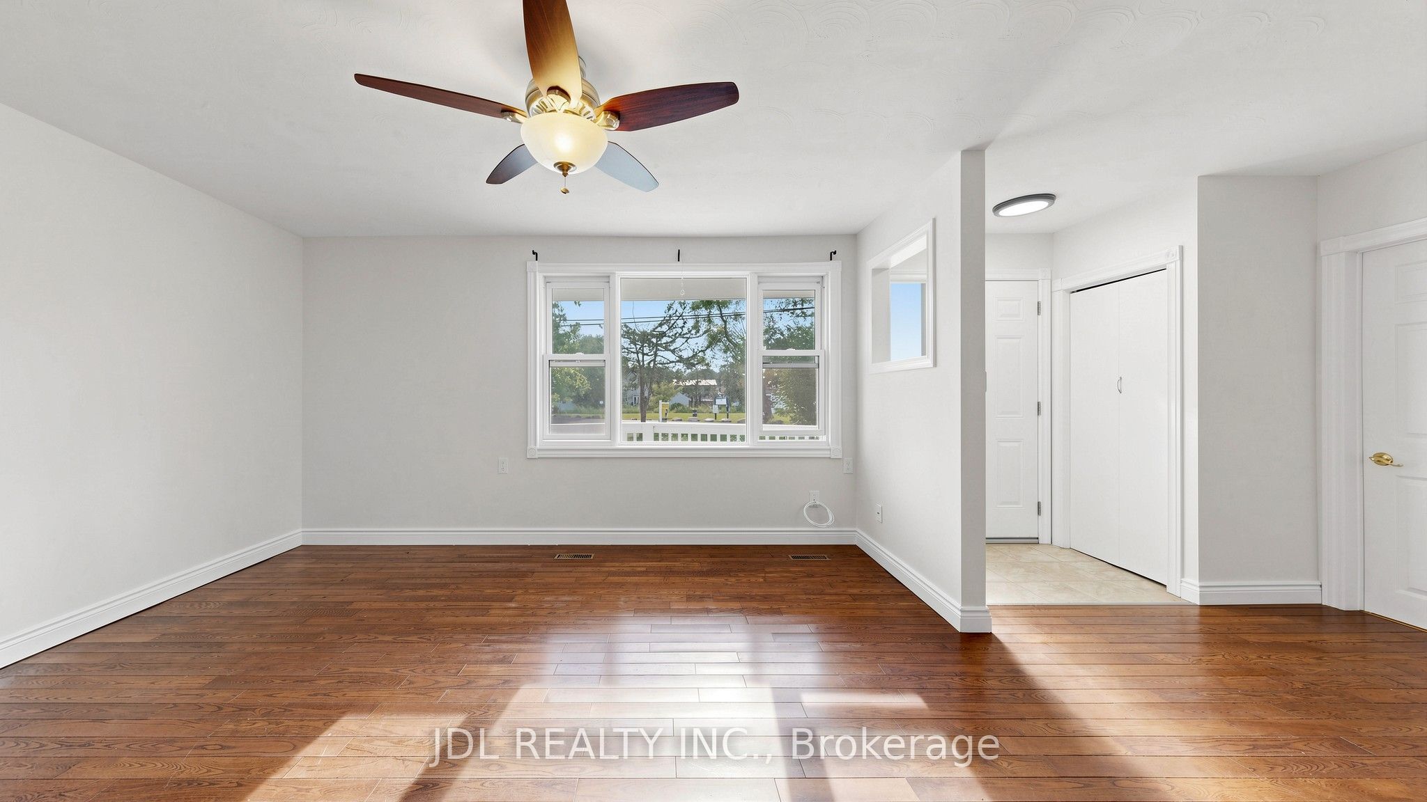 669 Lake Drive S Property Photo 14