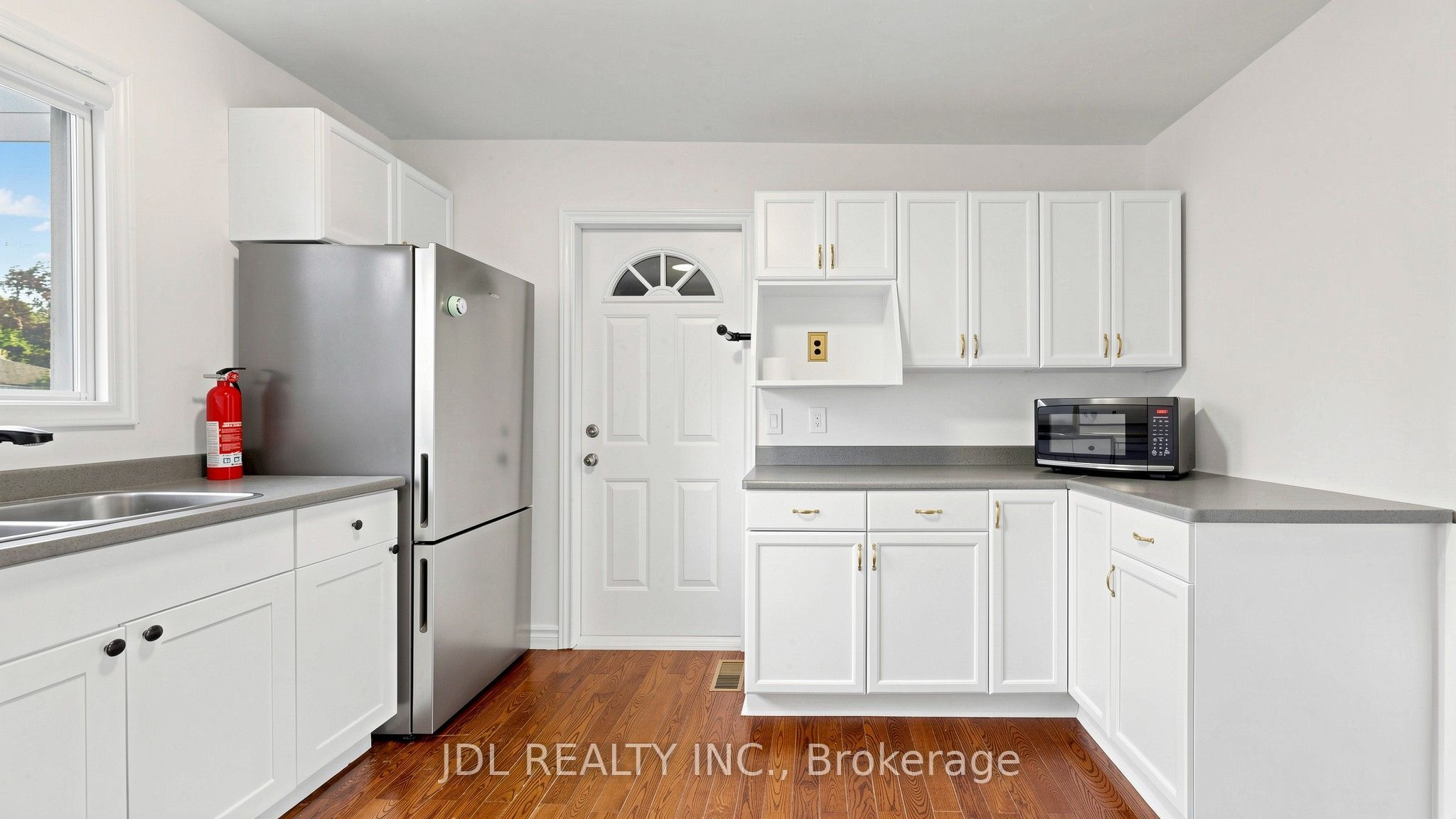669 Lake Drive S Property Photo 18