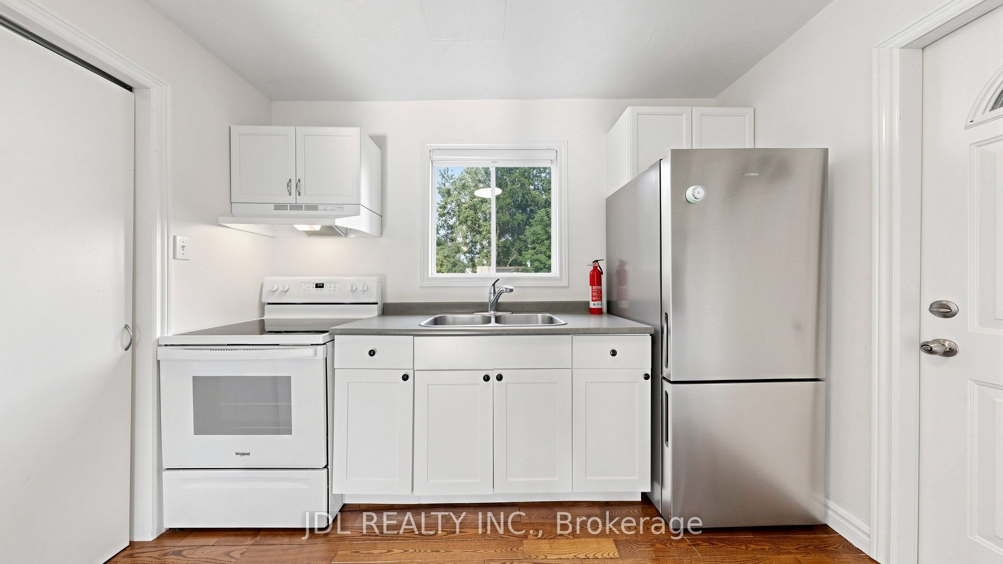 669 Lake Drive S Property Photo 19