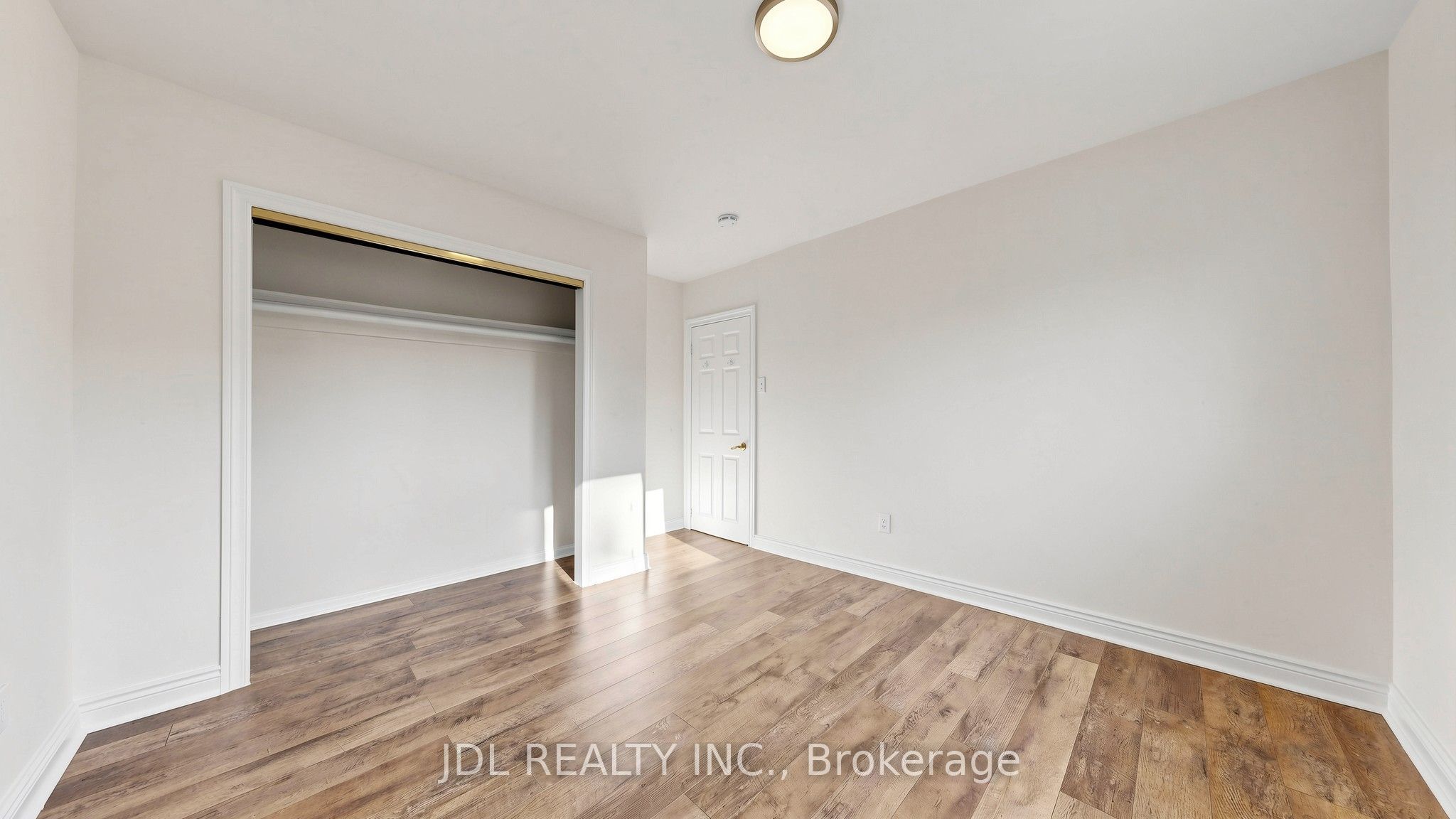 669 Lake Drive S Property Photo 22