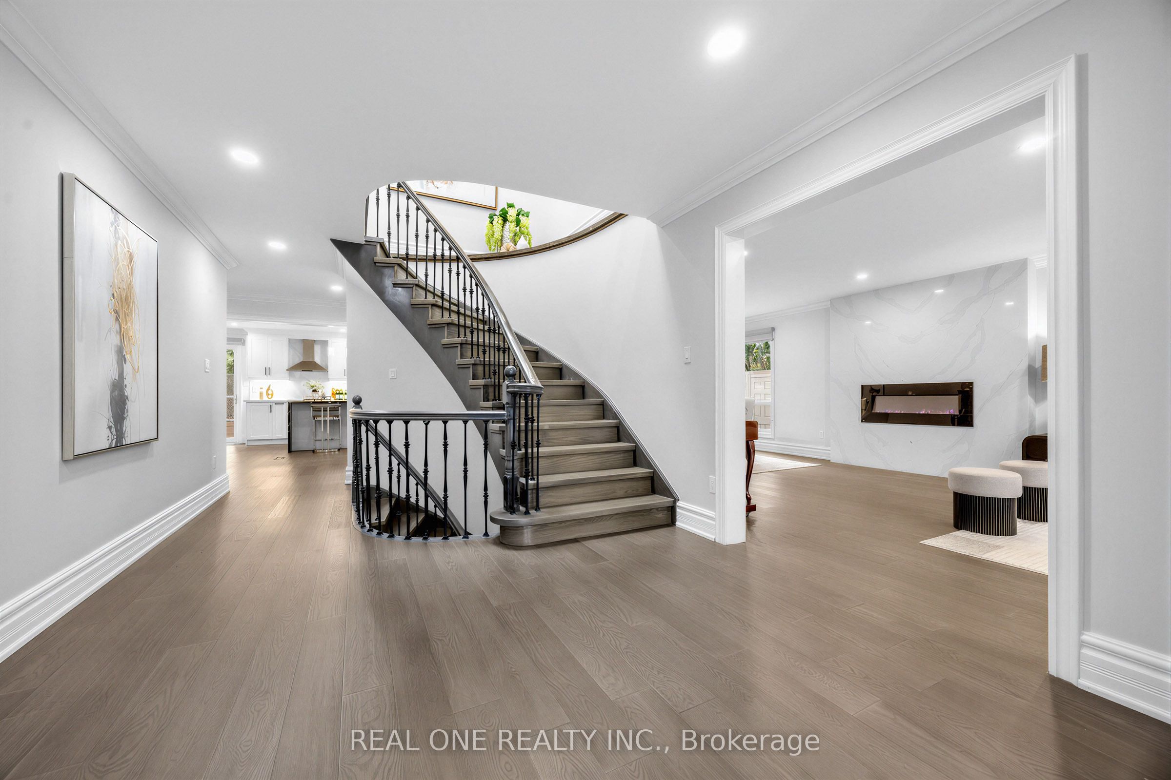 52 Fenwick Crescent Property Photo 3