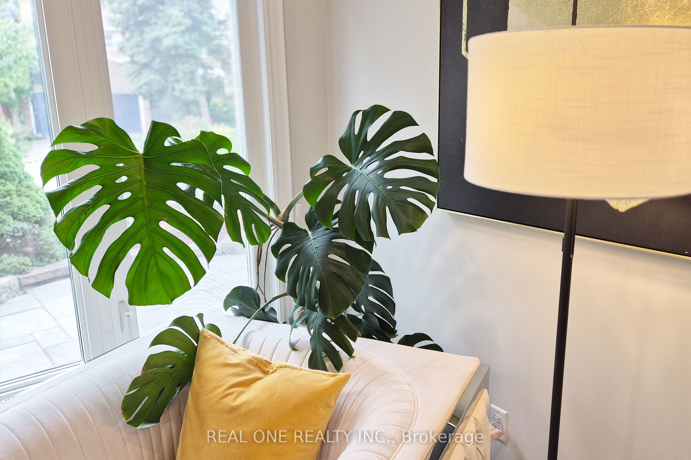52 Fenwick Crescent Property Photo 6