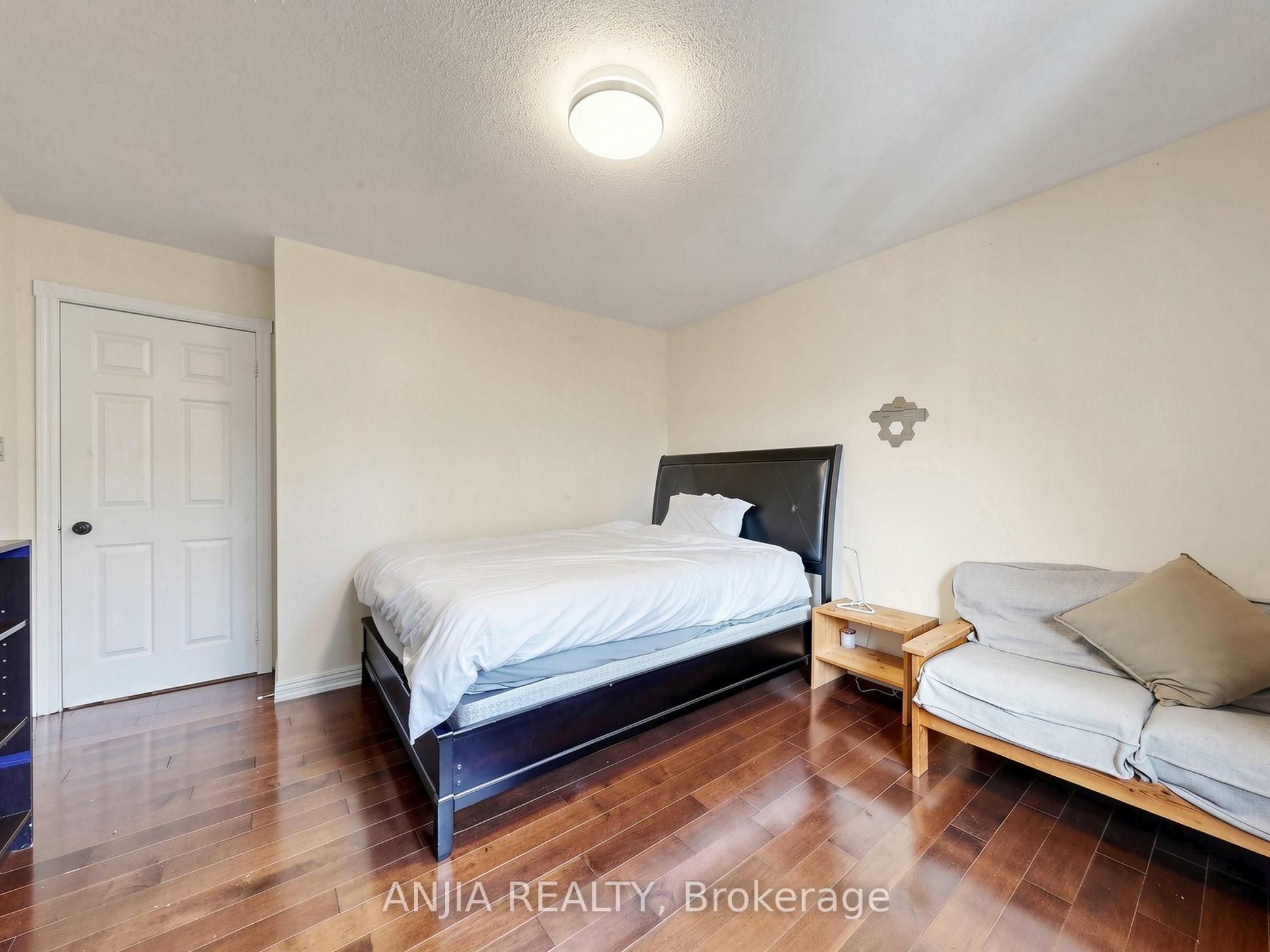 50 Hollingham Road Property Photo 27