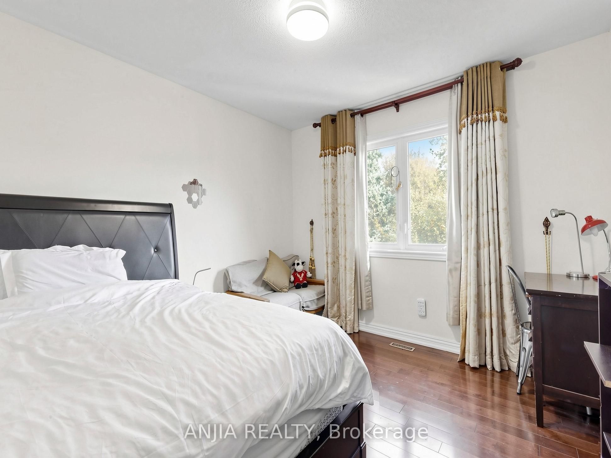 50 Hollingham Road Property Photo 28