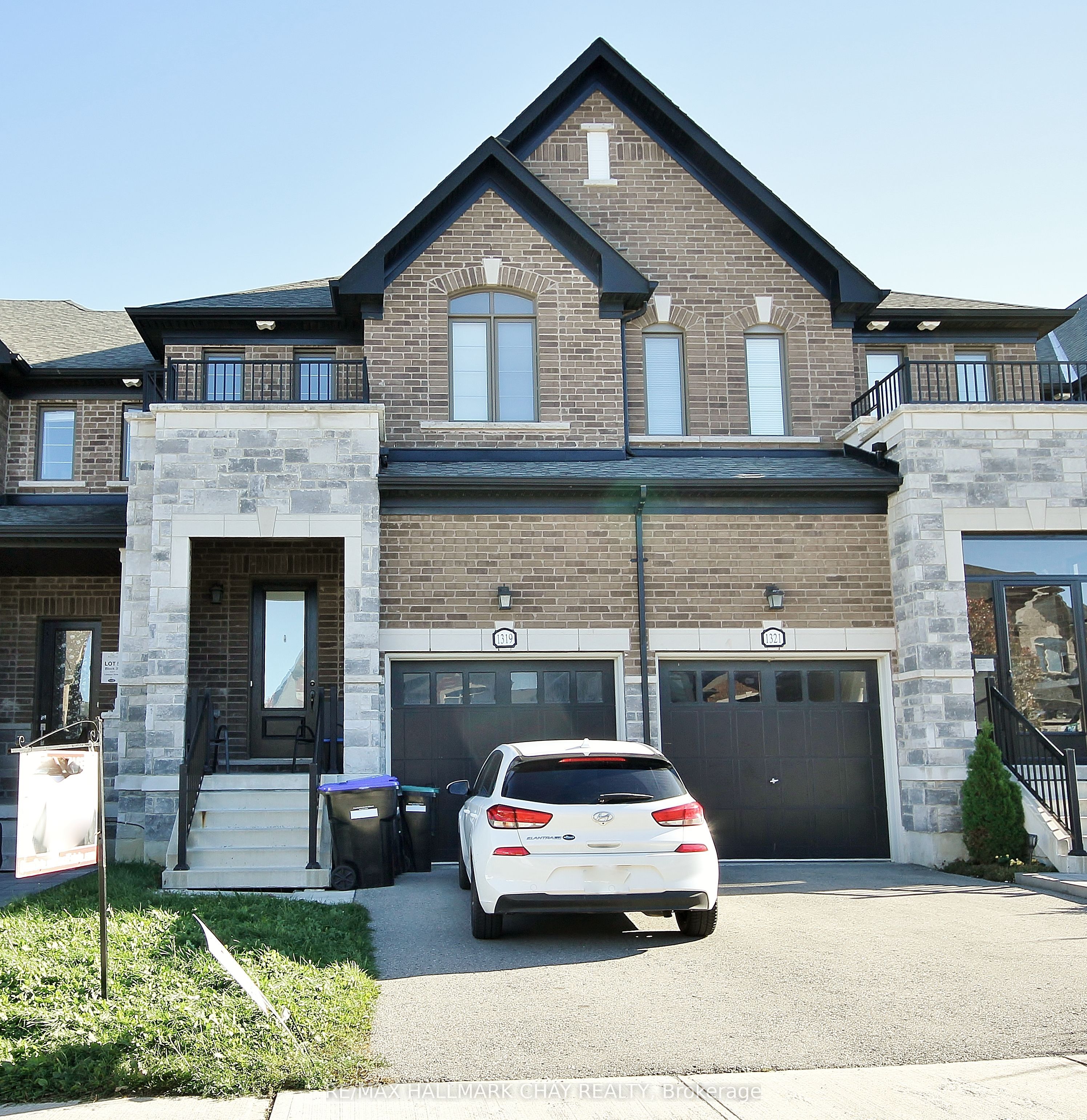 1319 Lawson Street Property Photo 1