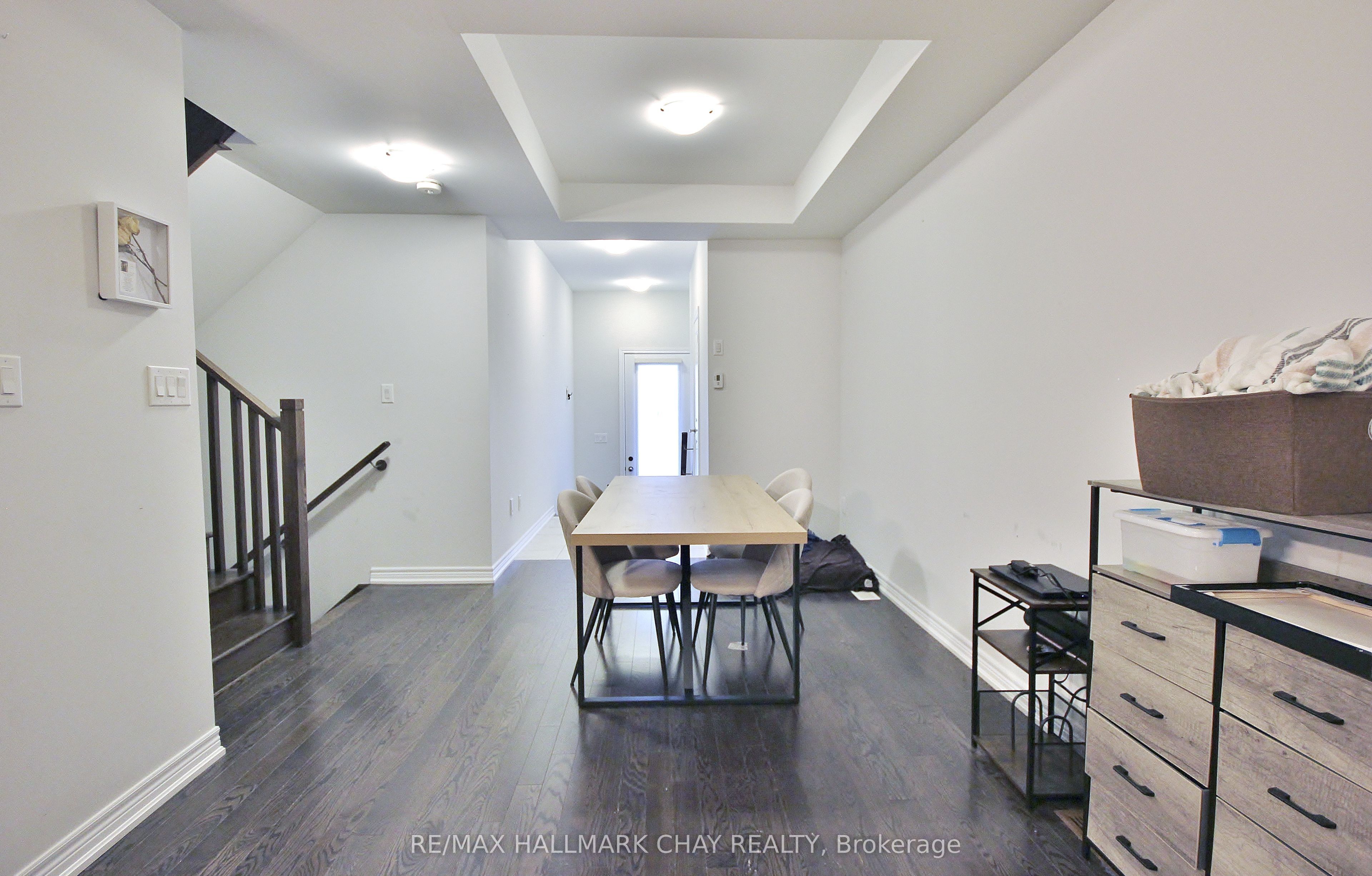 1319 Lawson Street Property Photo 8