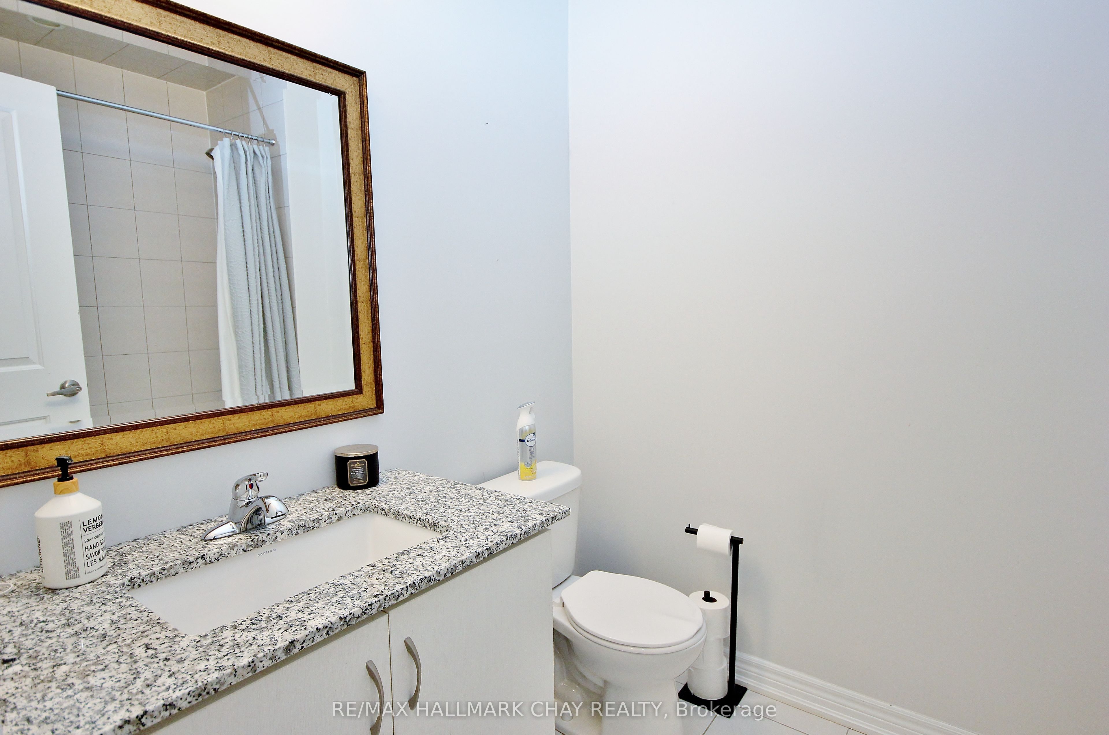 1319 Lawson Street Property Photo 14