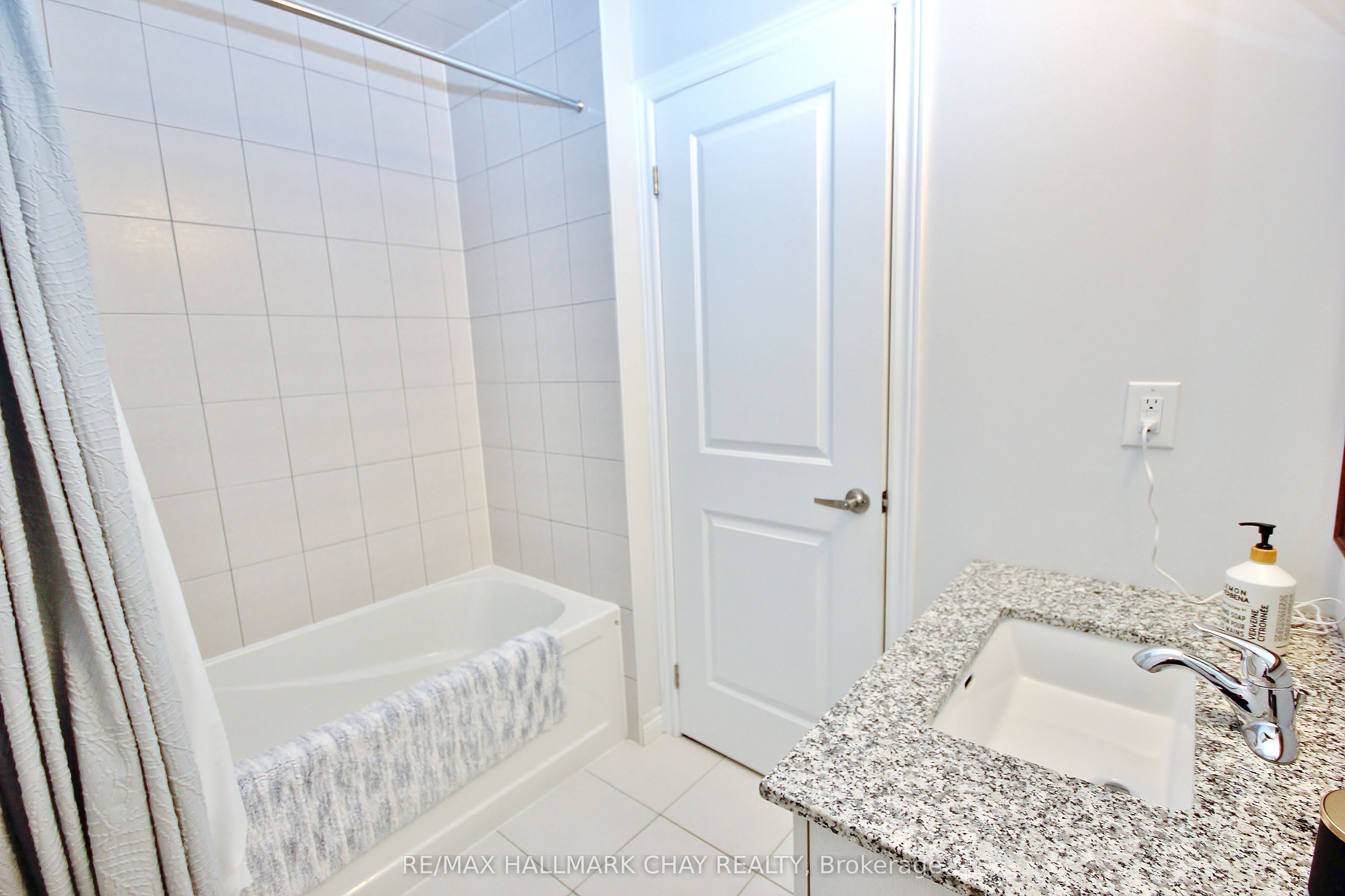 1319 Lawson Street Property Photo 15