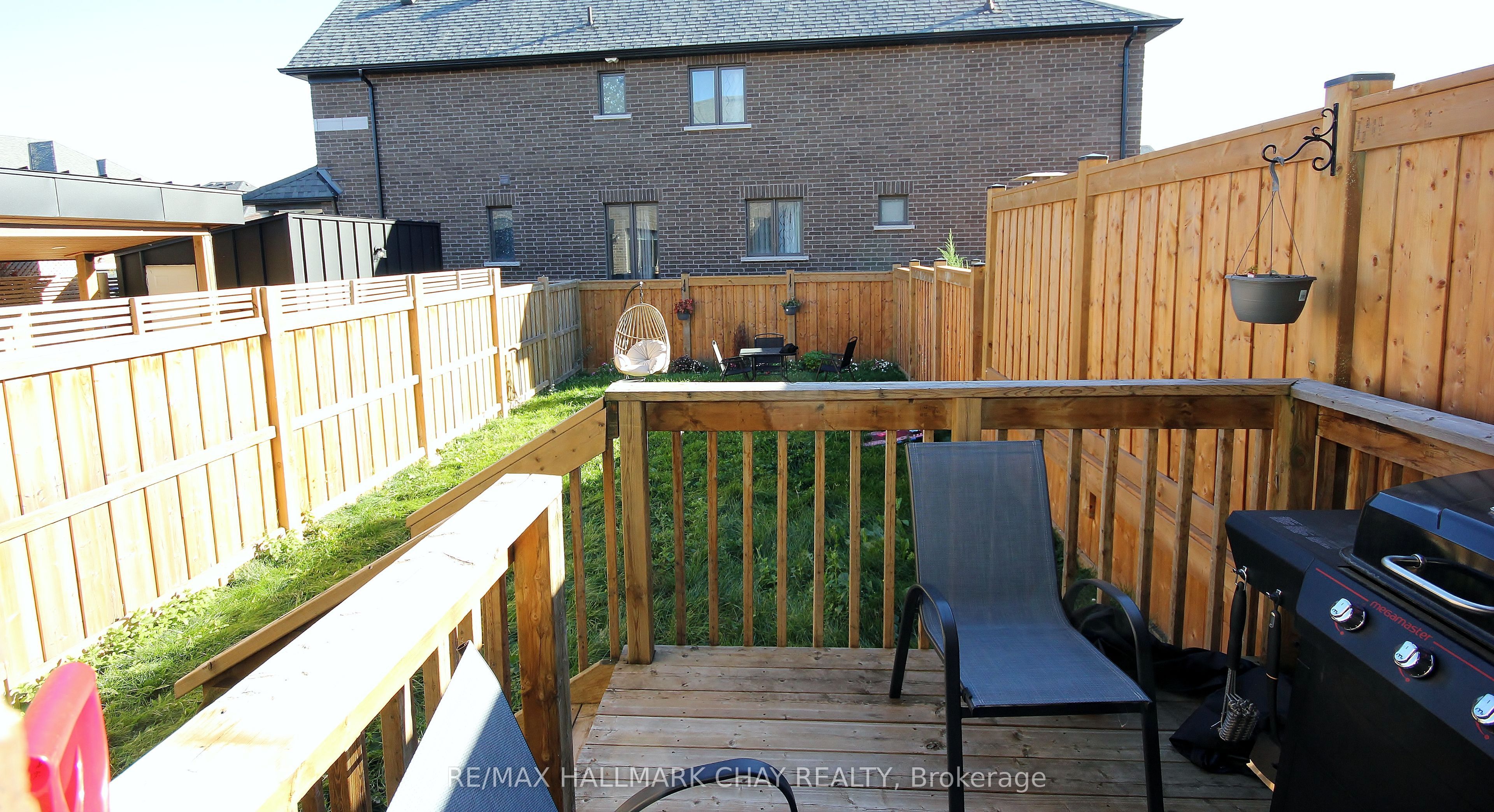 1319 Lawson Street Property Photo 17