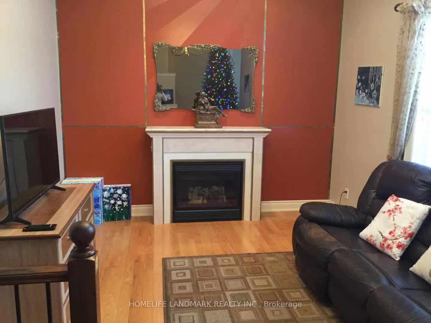 371 Dowson Loop Property Photo 4