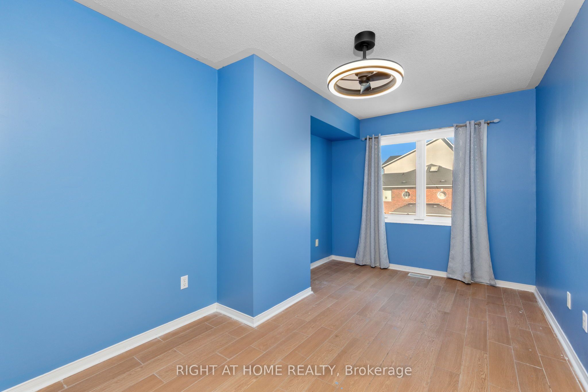 18 Clark Avenue W 176 Property Photo 15
