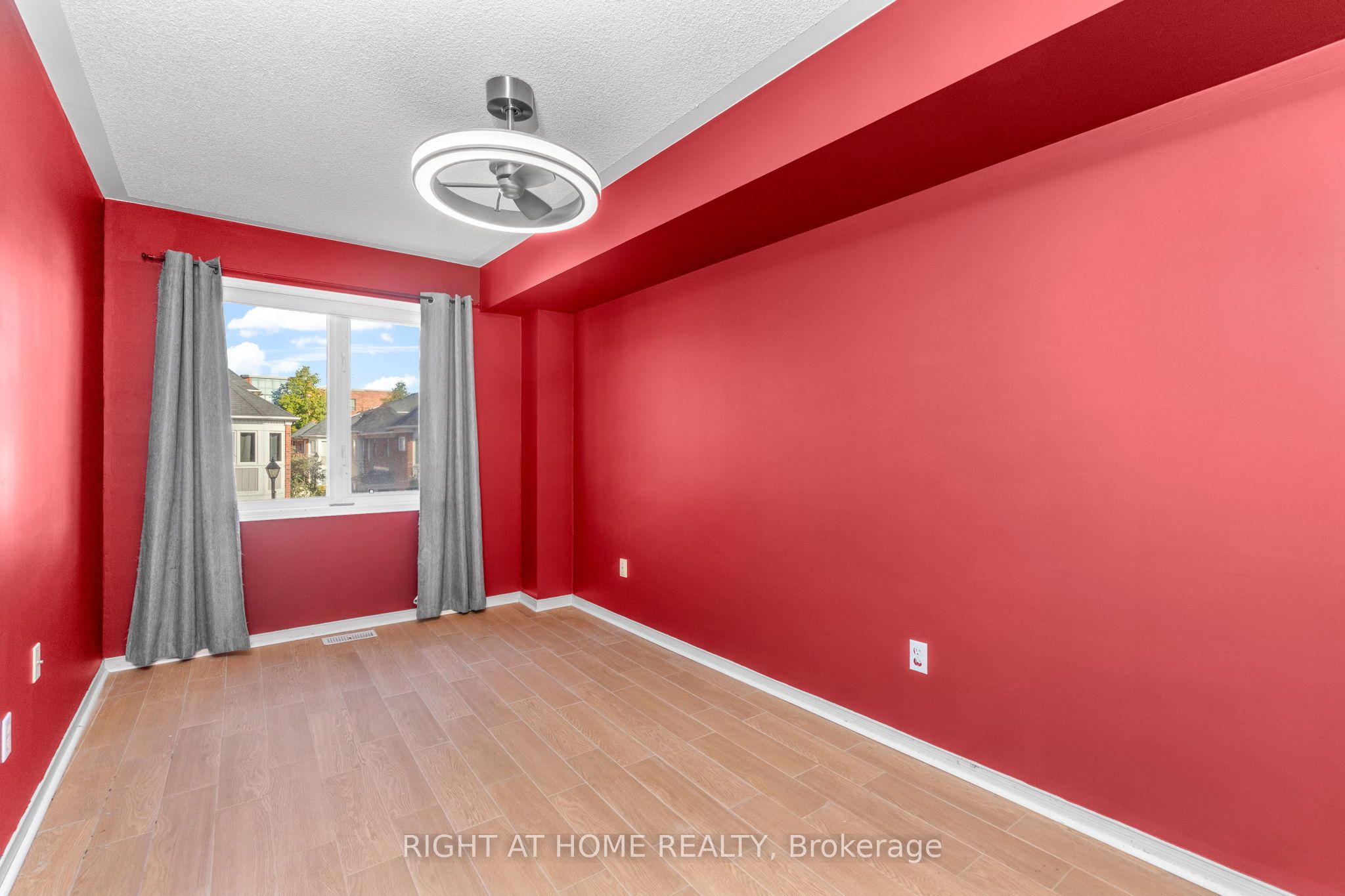18 Clark Avenue W 176 Property Photo 17