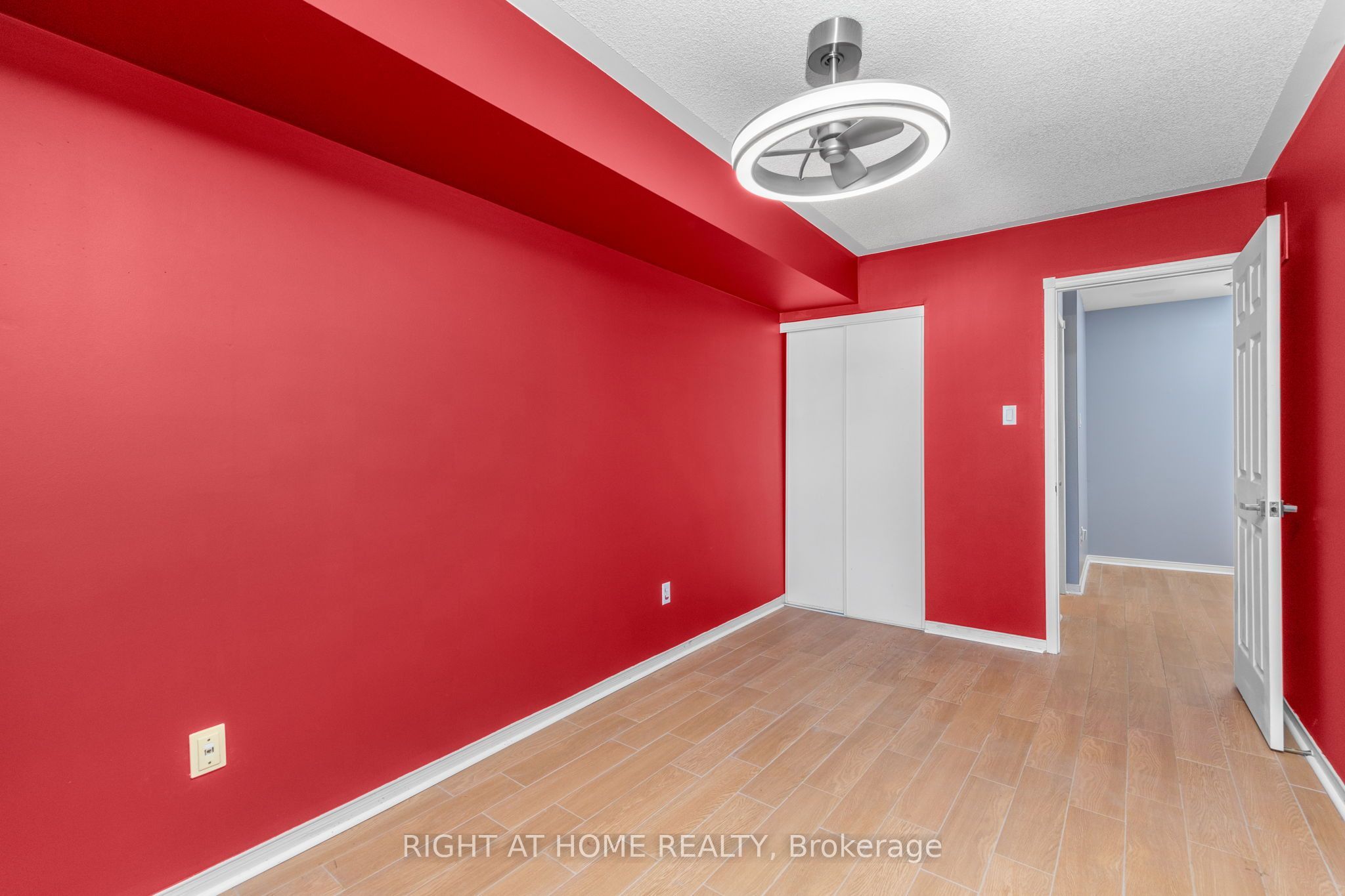18 Clark Avenue W 176 Property Photo 18