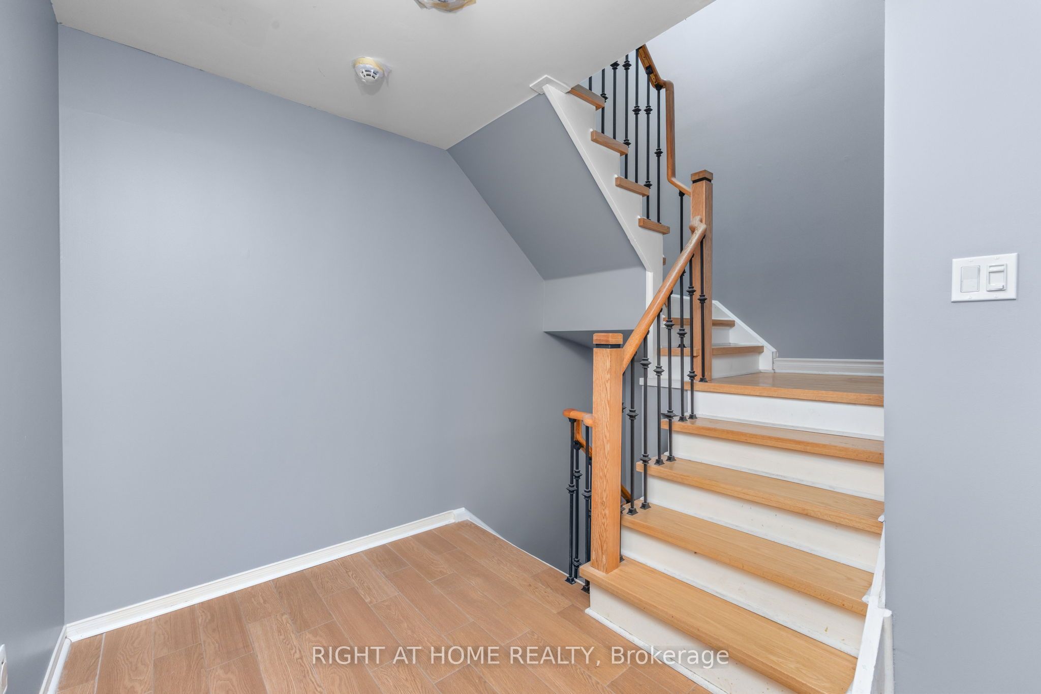 18 Clark Avenue W 176 Property Photo 20