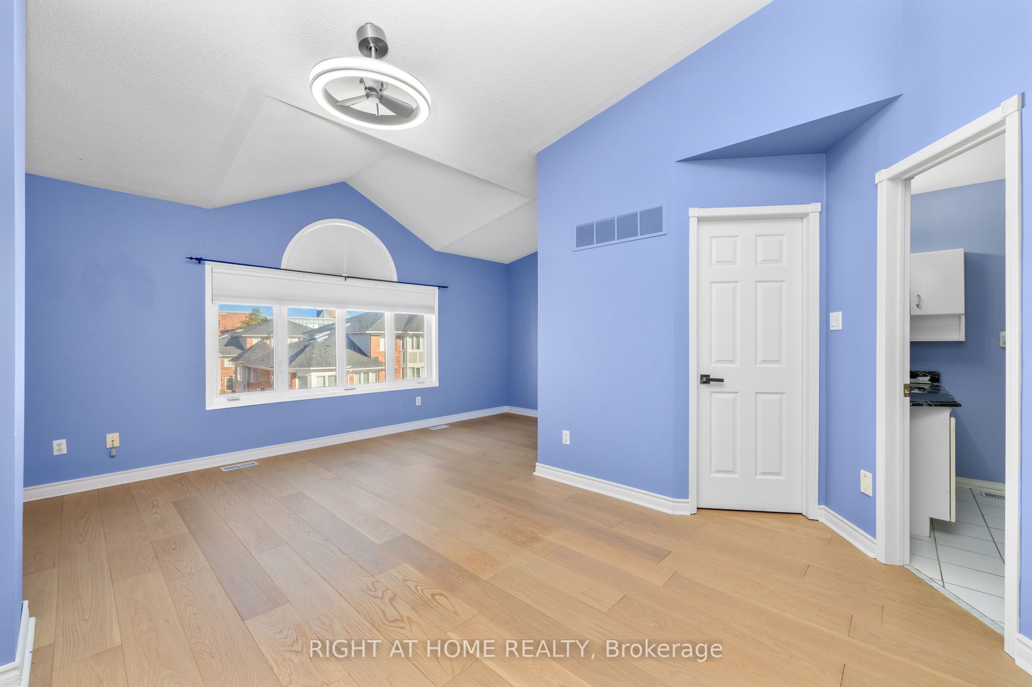 18 Clark Avenue W 176 Property Photo 22