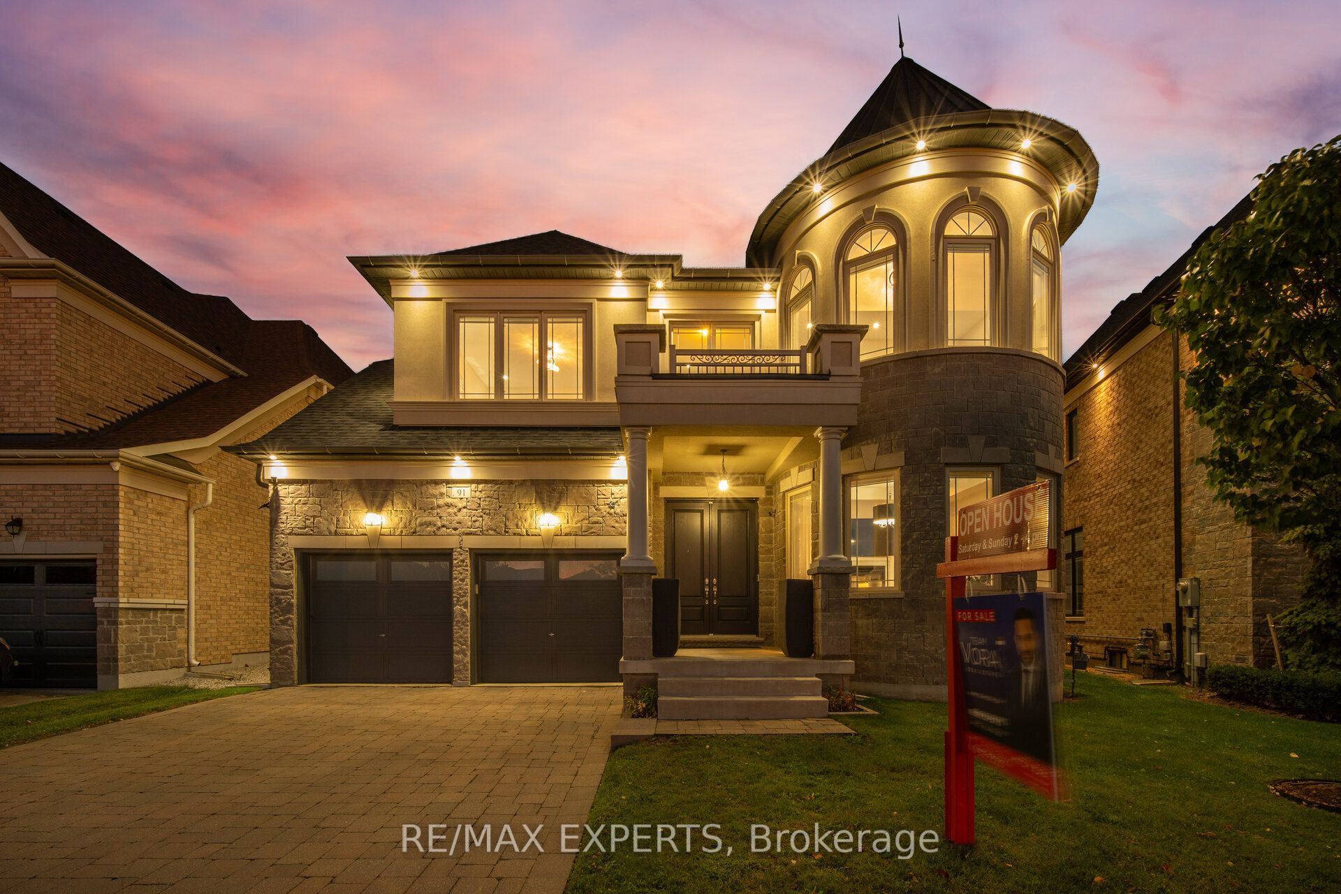 91 Woodgate Pines Drive Property Photo 3