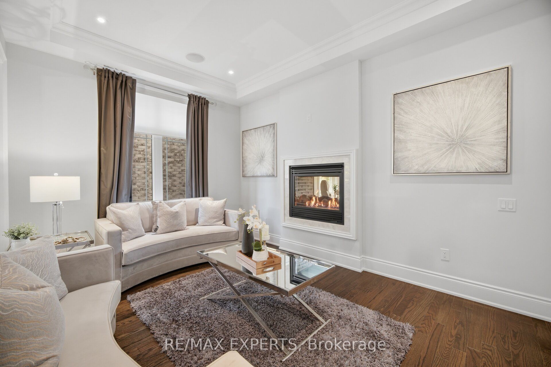 91 Woodgate Pines Drive Property Photo 10