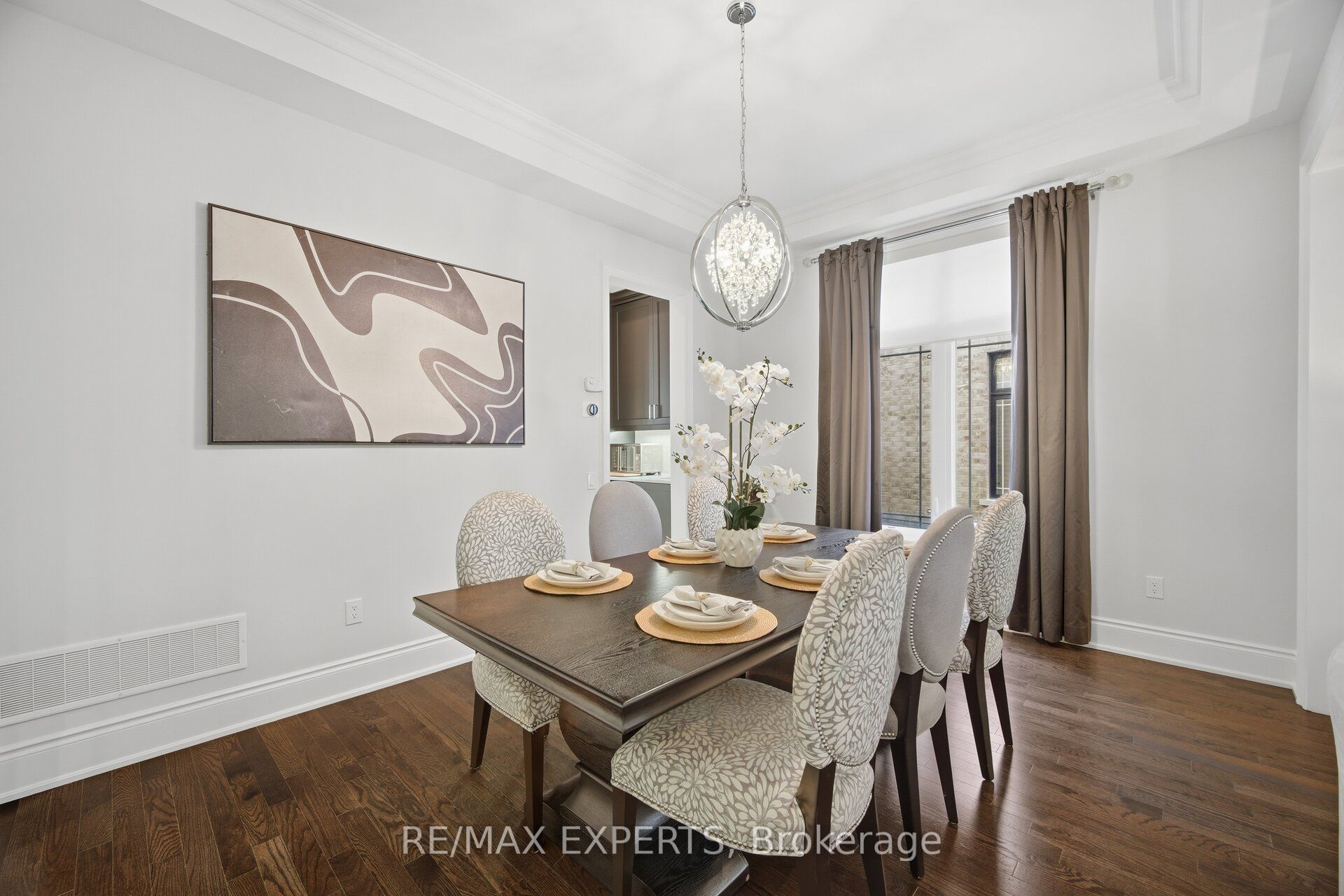 91 Woodgate Pines Drive Property Photo 13