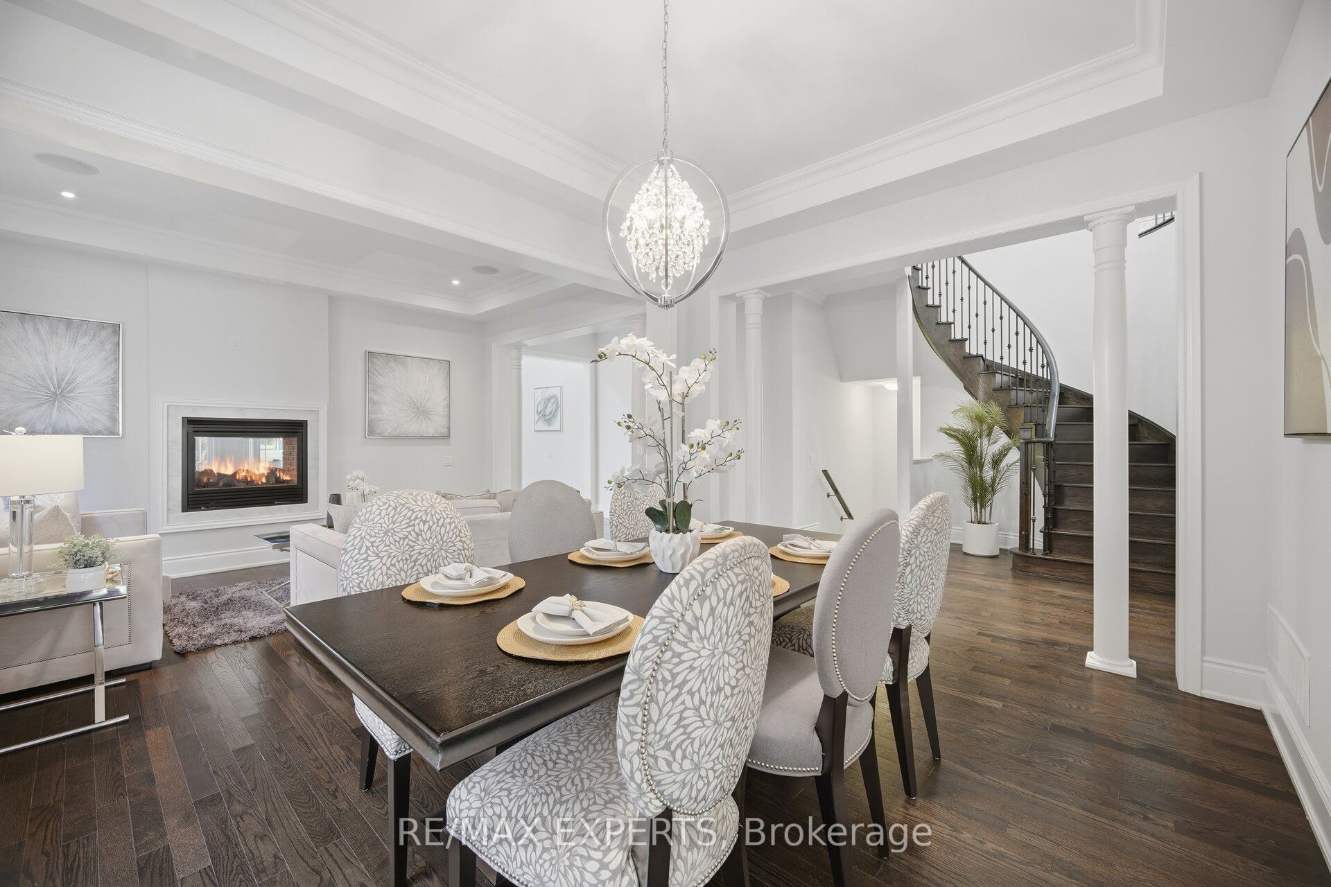 91 Woodgate Pines Drive Property Photo 14