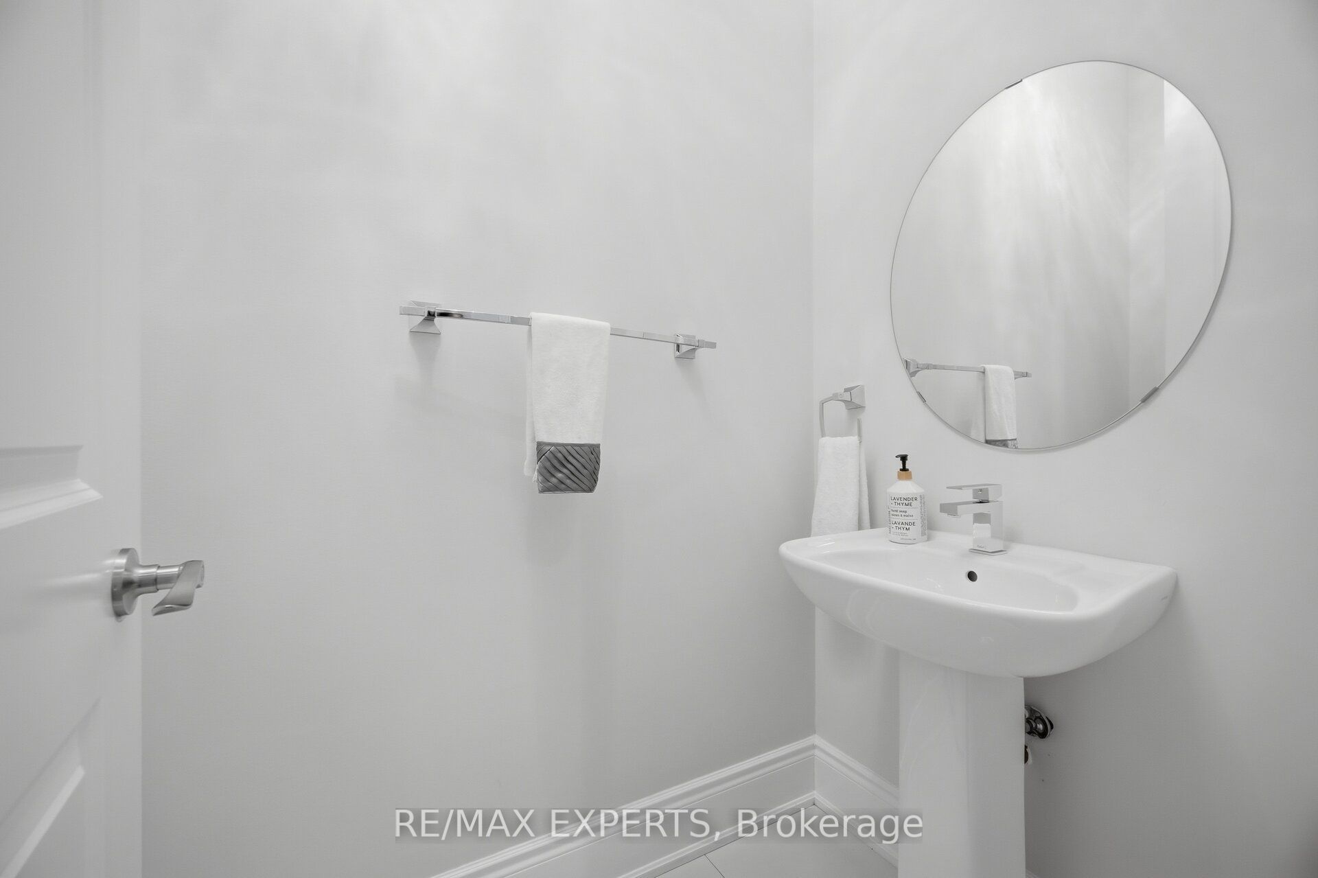 91 Woodgate Pines Drive Property Photo 25