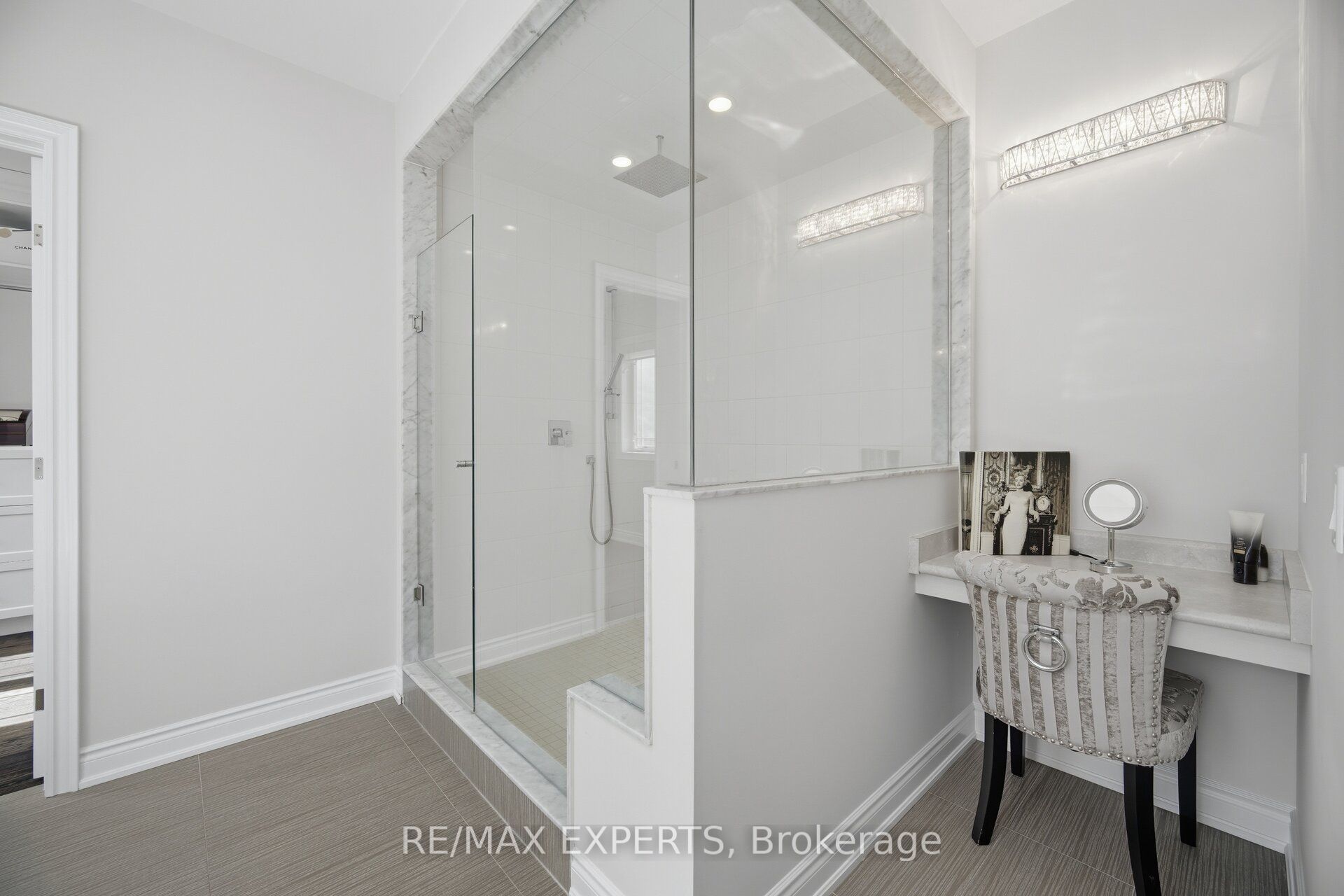 91 Woodgate Pines Drive Property Photo 31