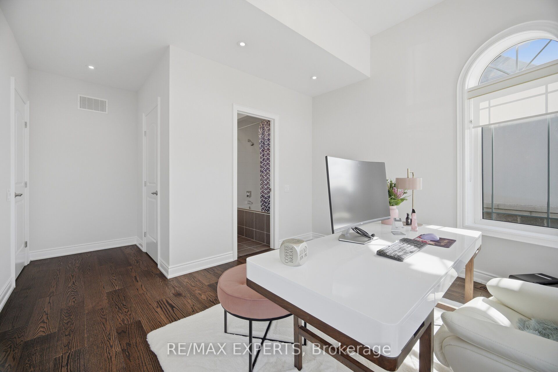 91 Woodgate Pines Drive Property Photo 38