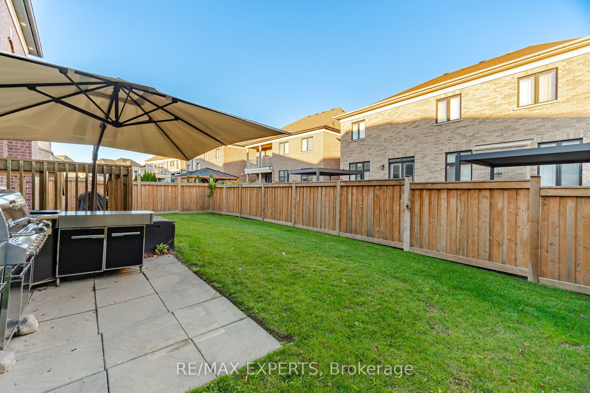 91 Woodgate Pines Drive Property Photo 41