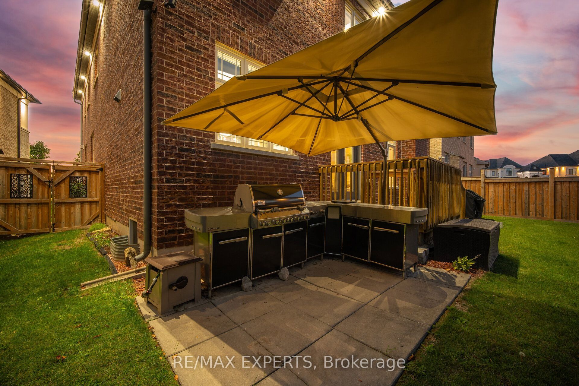 91 Woodgate Pines Drive Property Photo 43