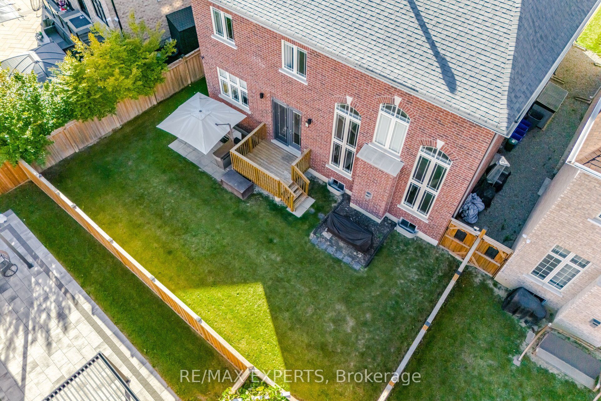 91 Woodgate Pines Drive Property Photo 47