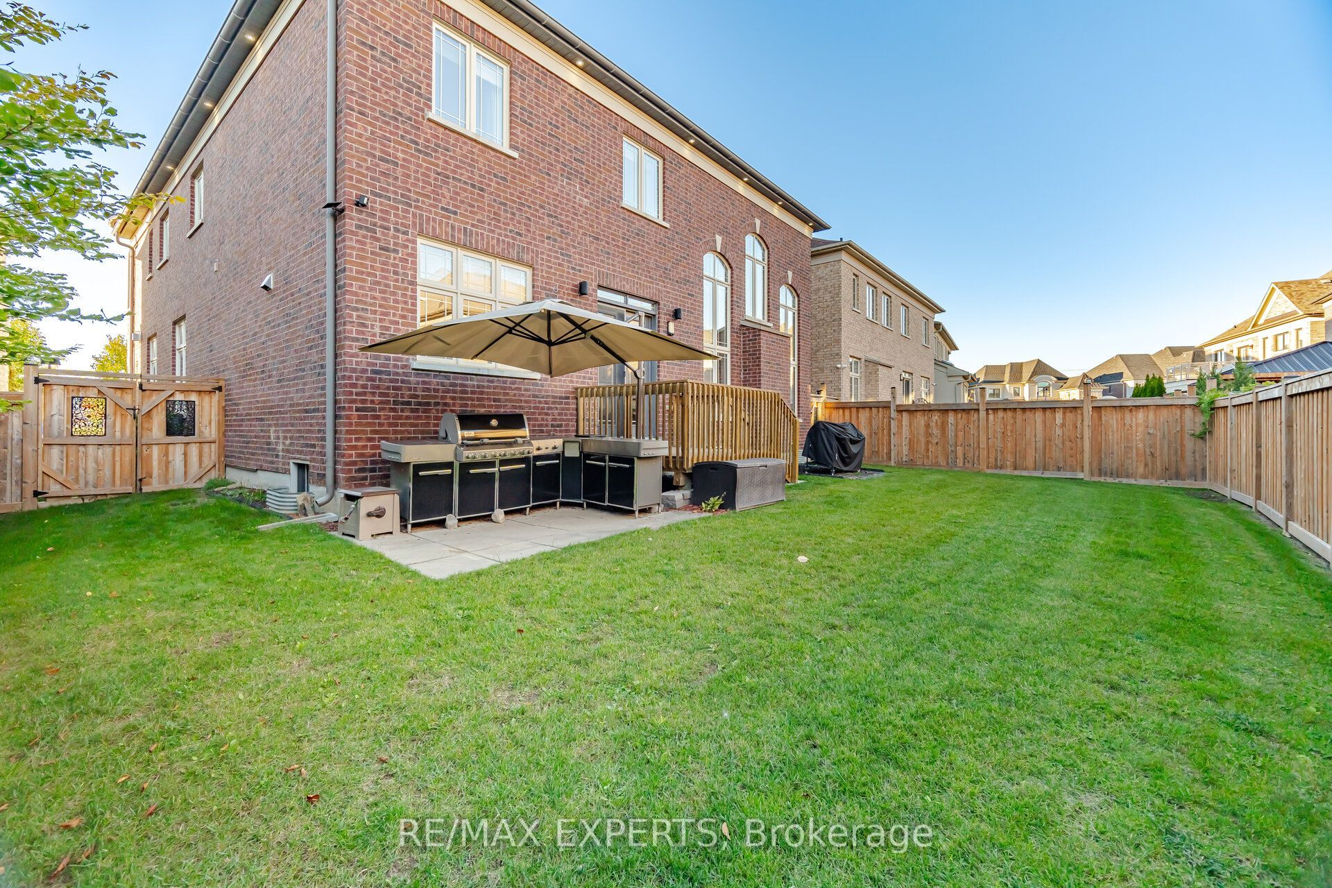 91 Woodgate Pines Drive Property Photo 48