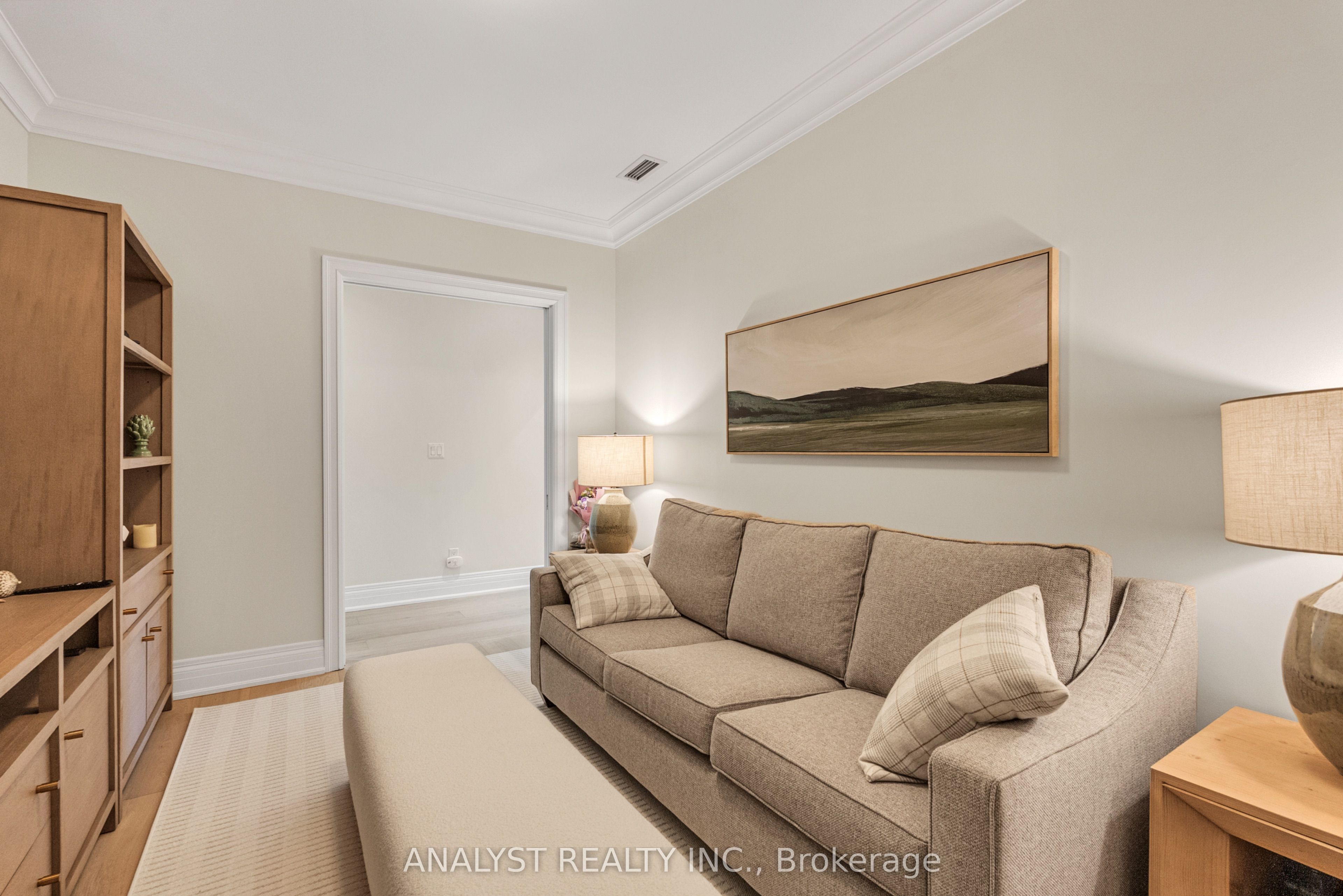 80 Burns Boulevard 204 Property Photo 15