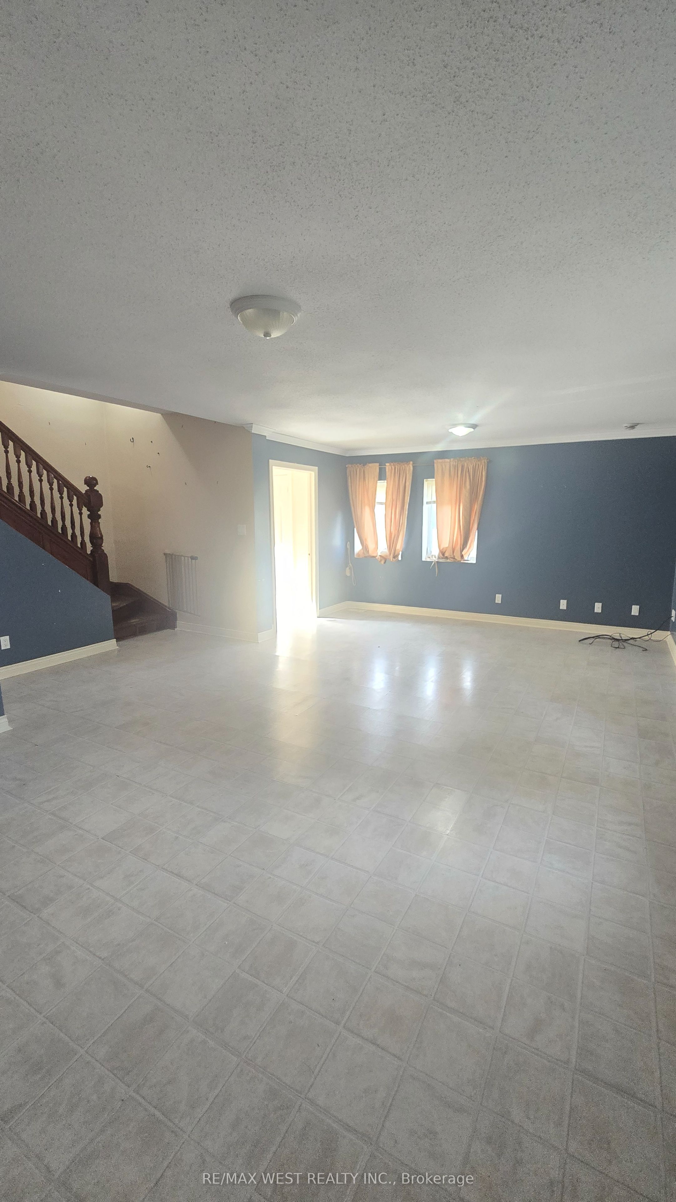 5427 Yonge Street Property Photo 3