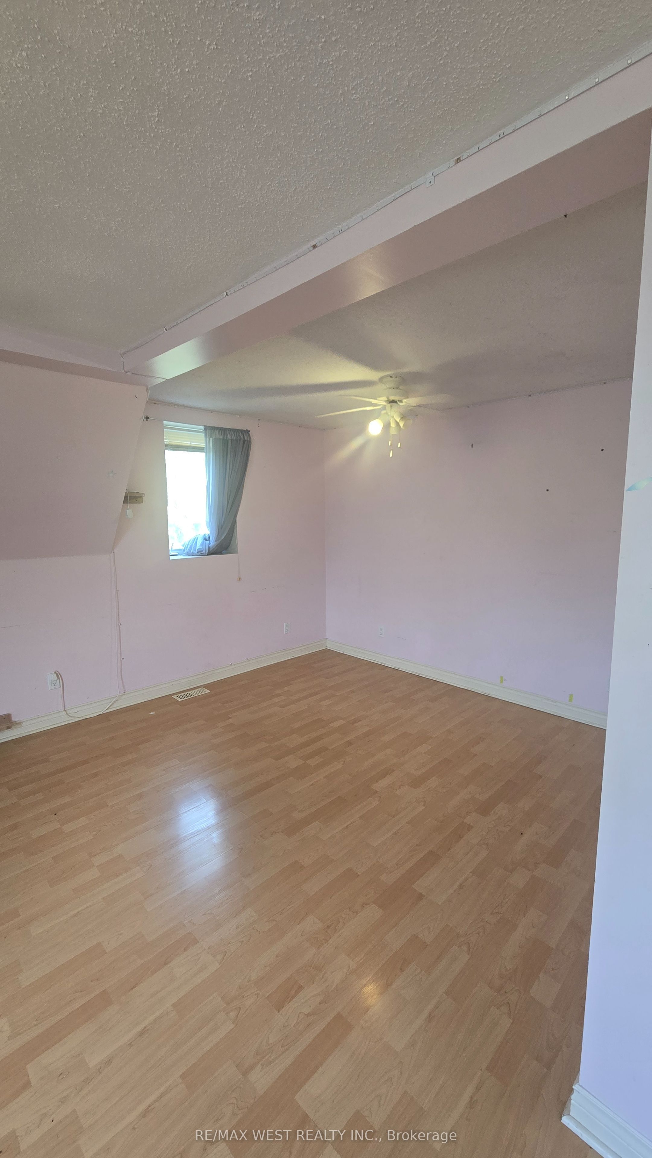 5427 Yonge Street Property Photo 9