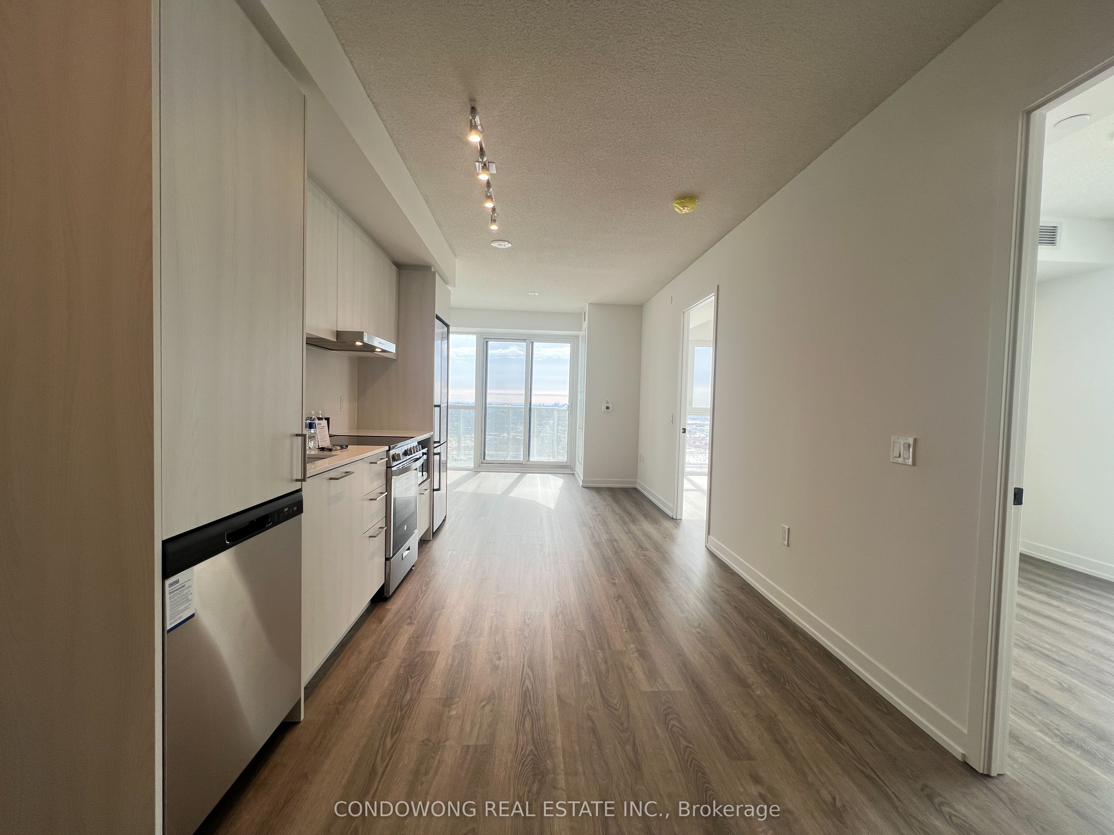 195 Commerce Street 4006 Property Photo 1