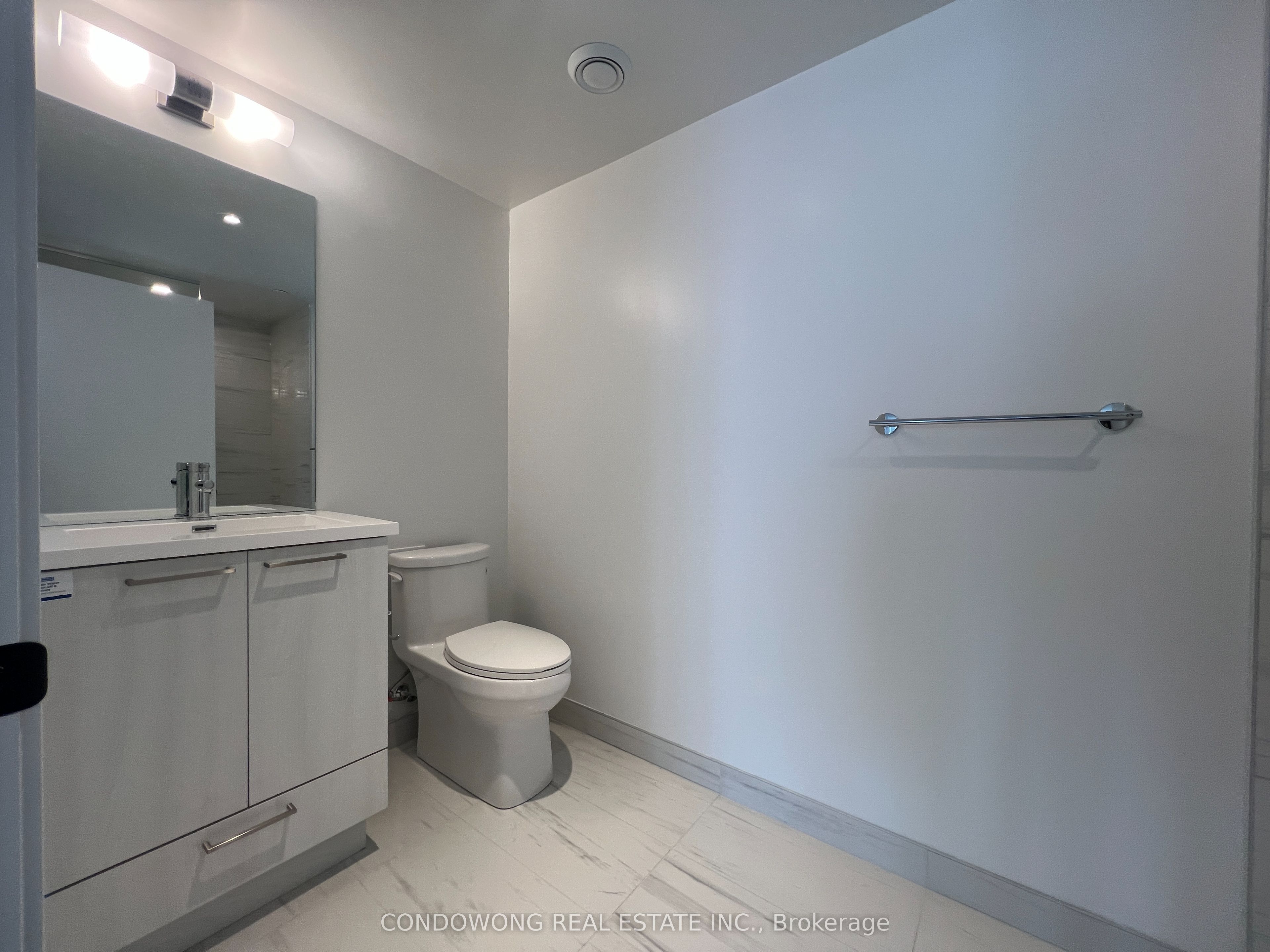 195 Commerce Street 4006 Property Photo 3