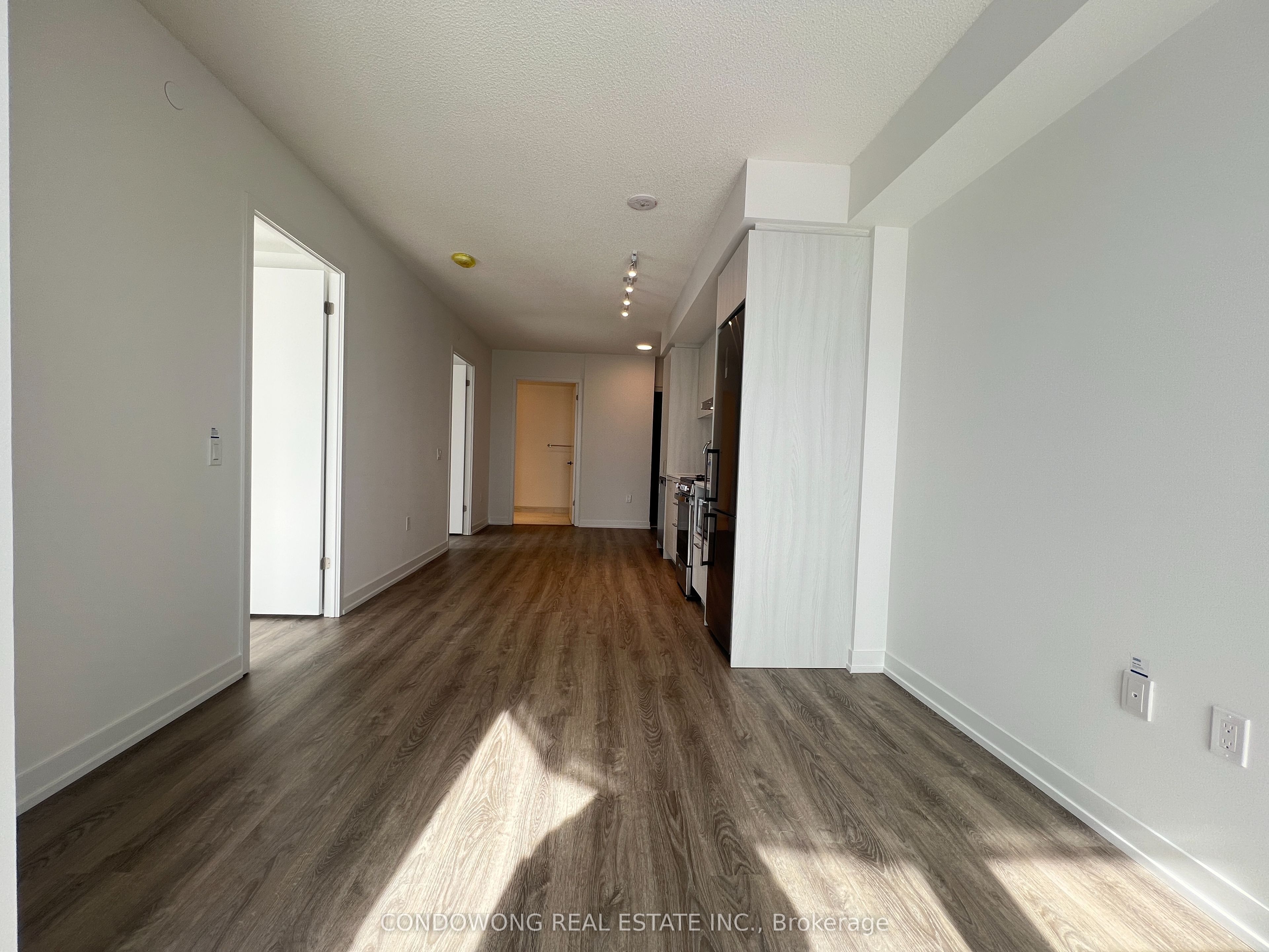 195 Commerce Street 4006 Property Photo 6