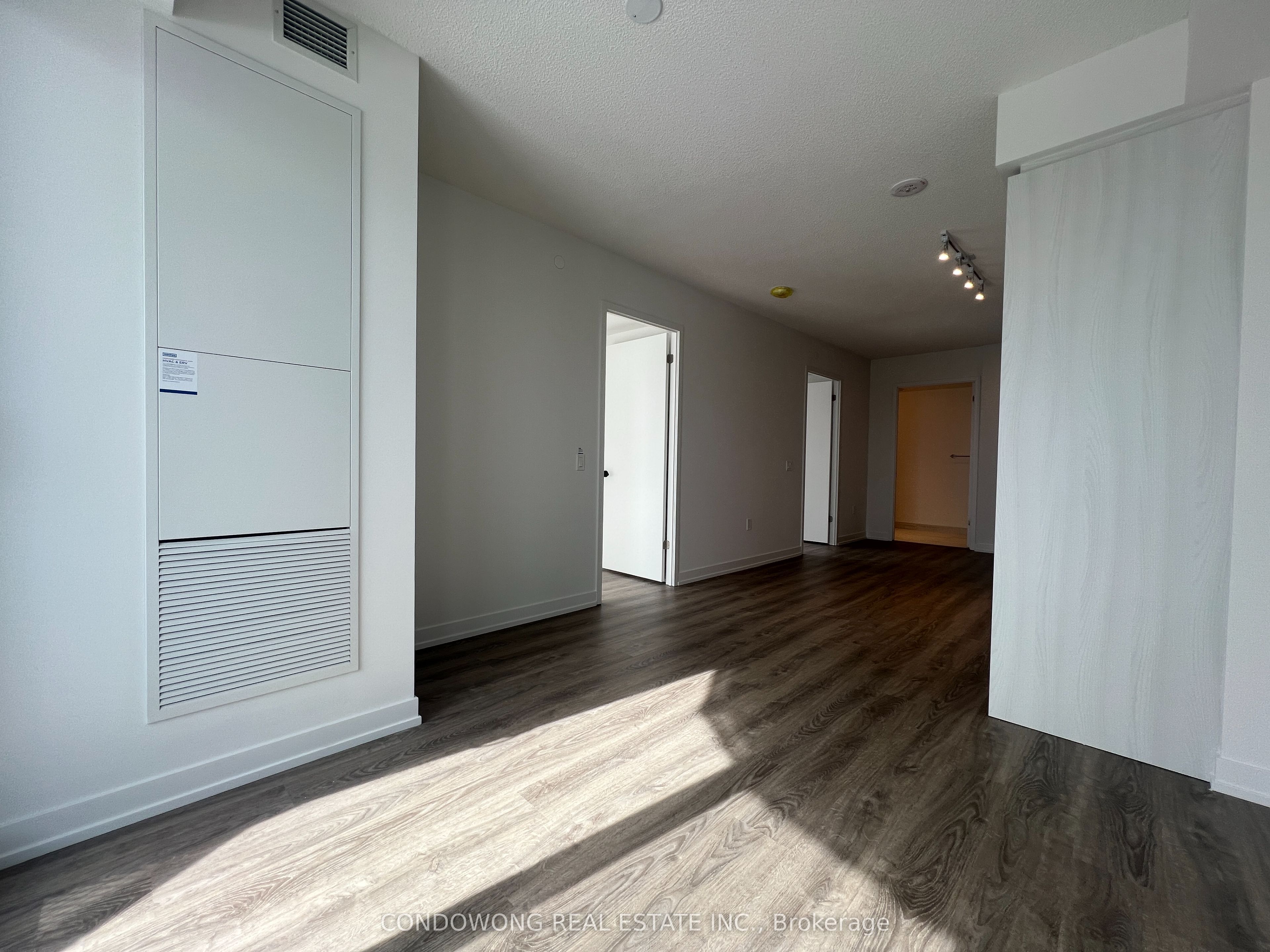 195 Commerce Street 4006 Property Photo 7