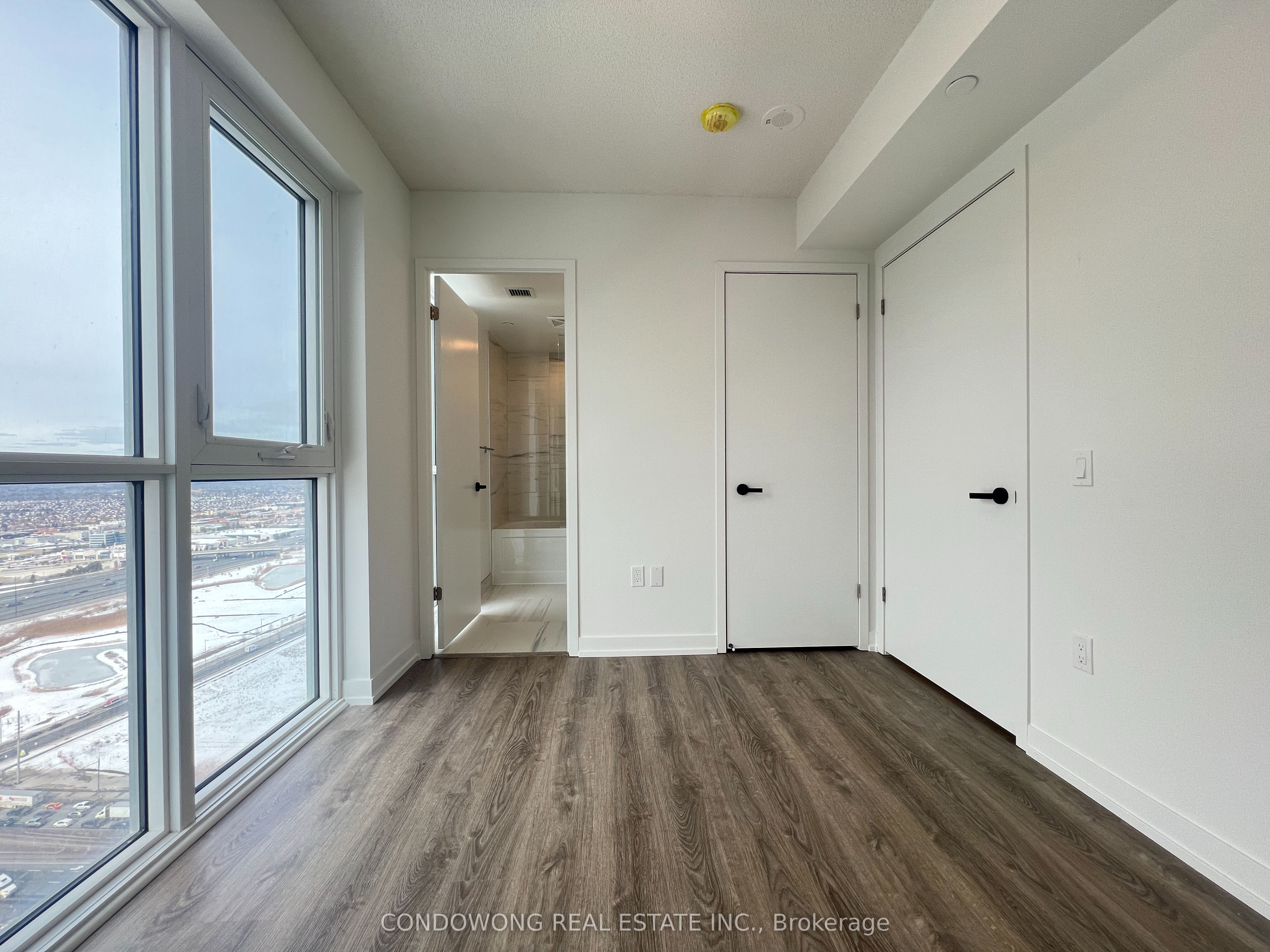 195 Commerce Street 4006 Property Photo 9