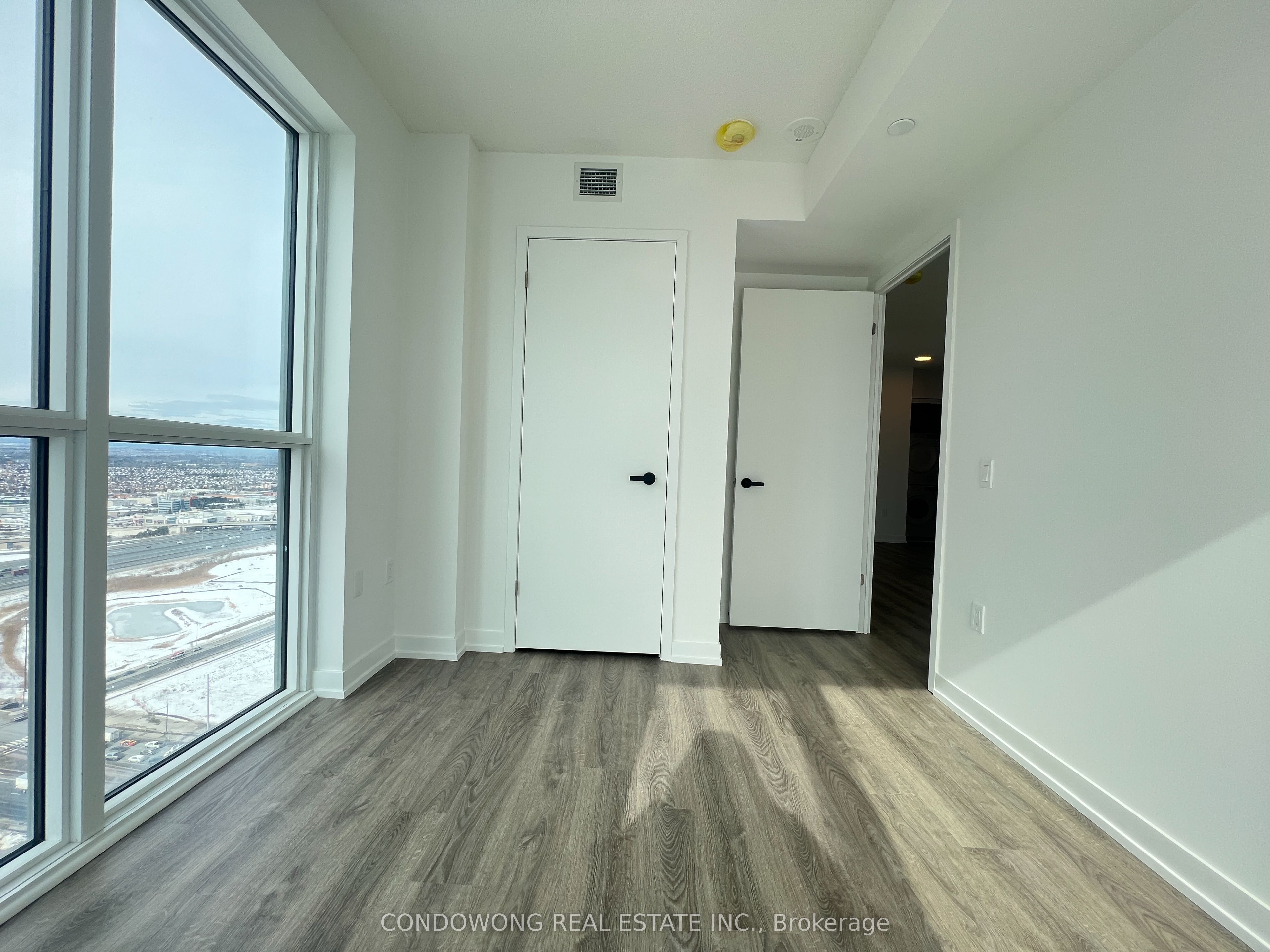 195 Commerce Street 4006 Property Photo 12