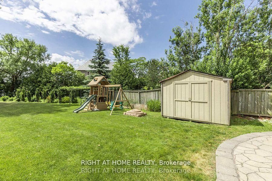 429 North Lake Road Property Photo 44