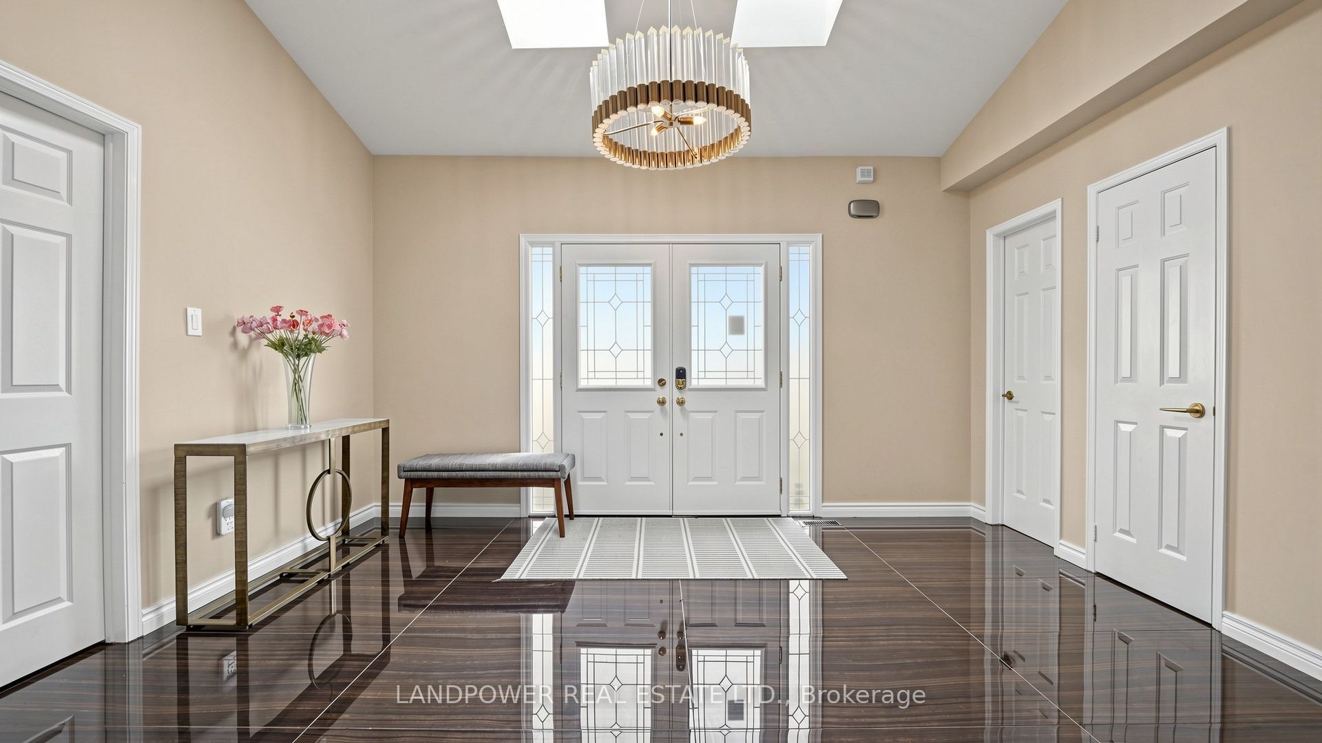 2 Ambleside Crescent Property Photo 4