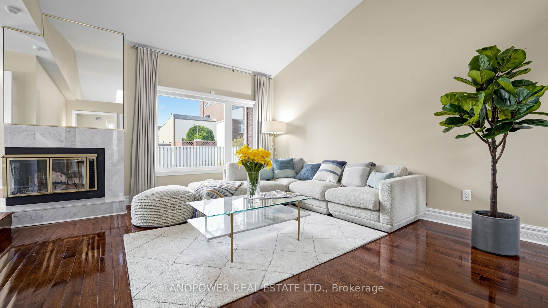 2 Ambleside Crescent Property Photo 6